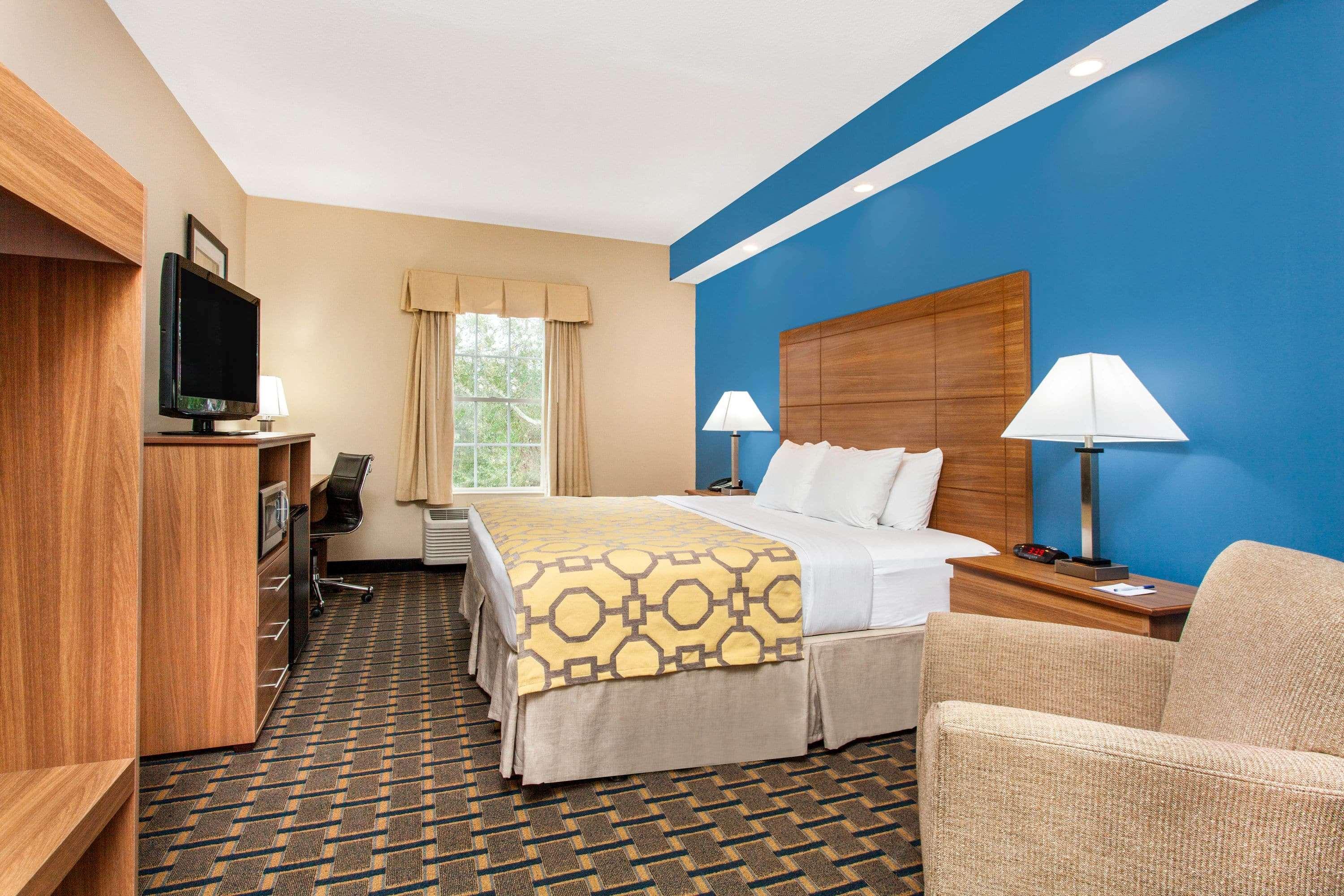 Baymont by Wyndham Jacksonville/Butler Blvd