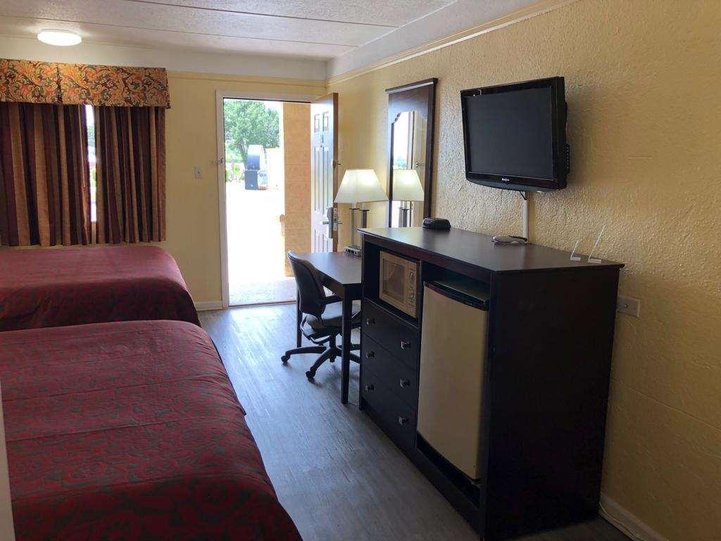 Days Inn By Wyndham Gainesville