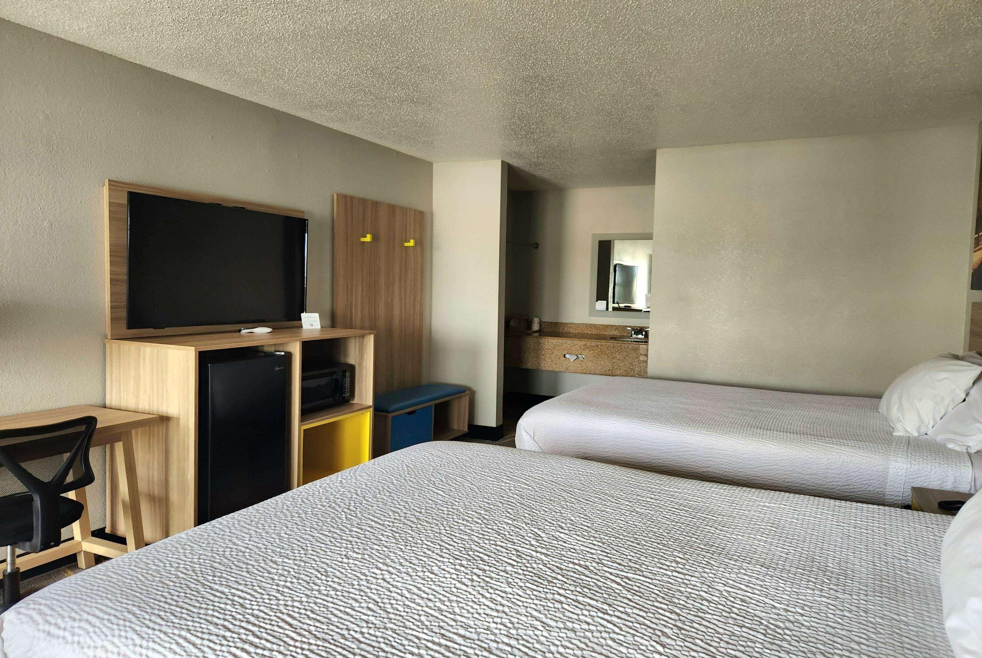 Days Inn By Wyndham Monroe