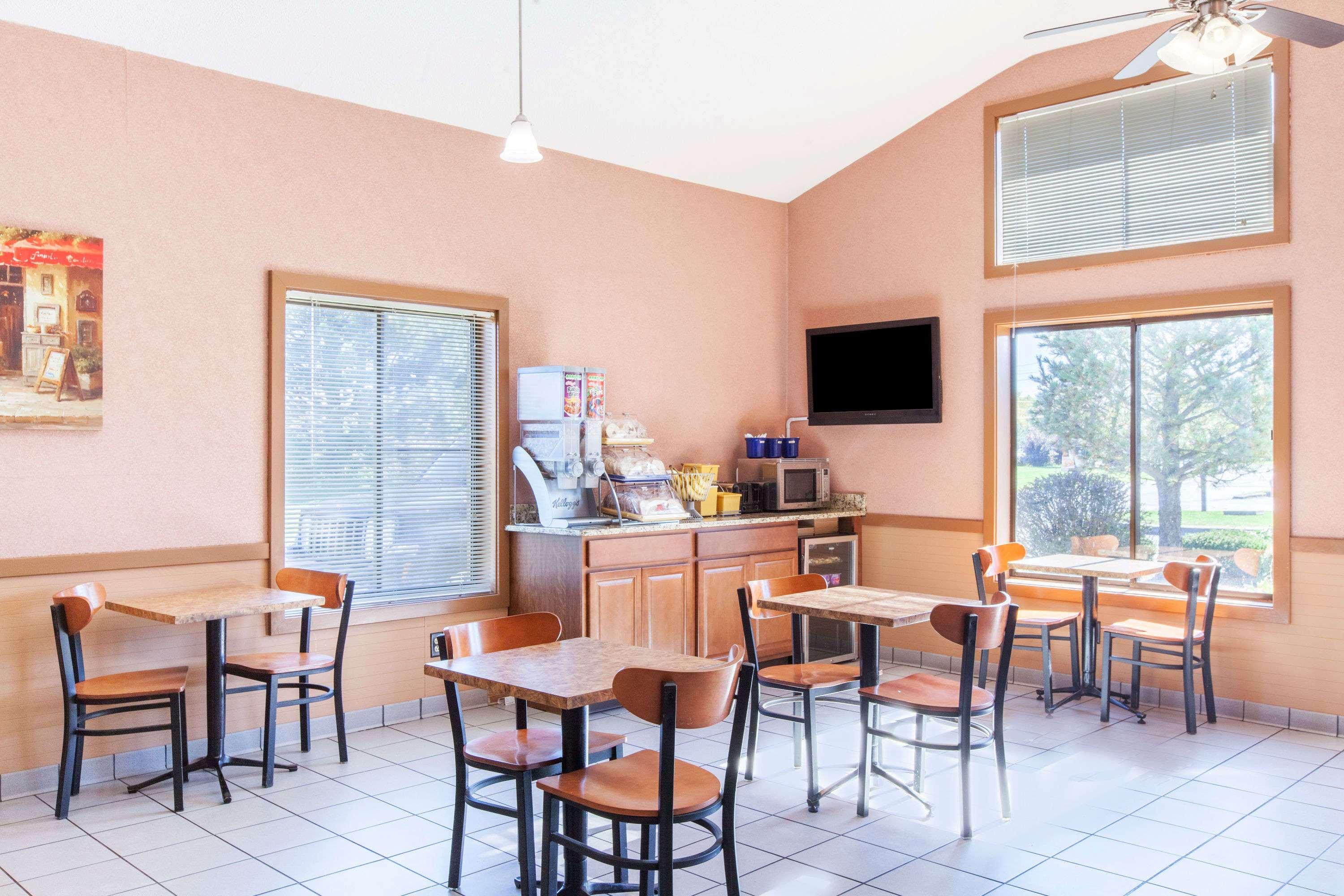 Days Inn by Wyndham Canastota/Syracuse