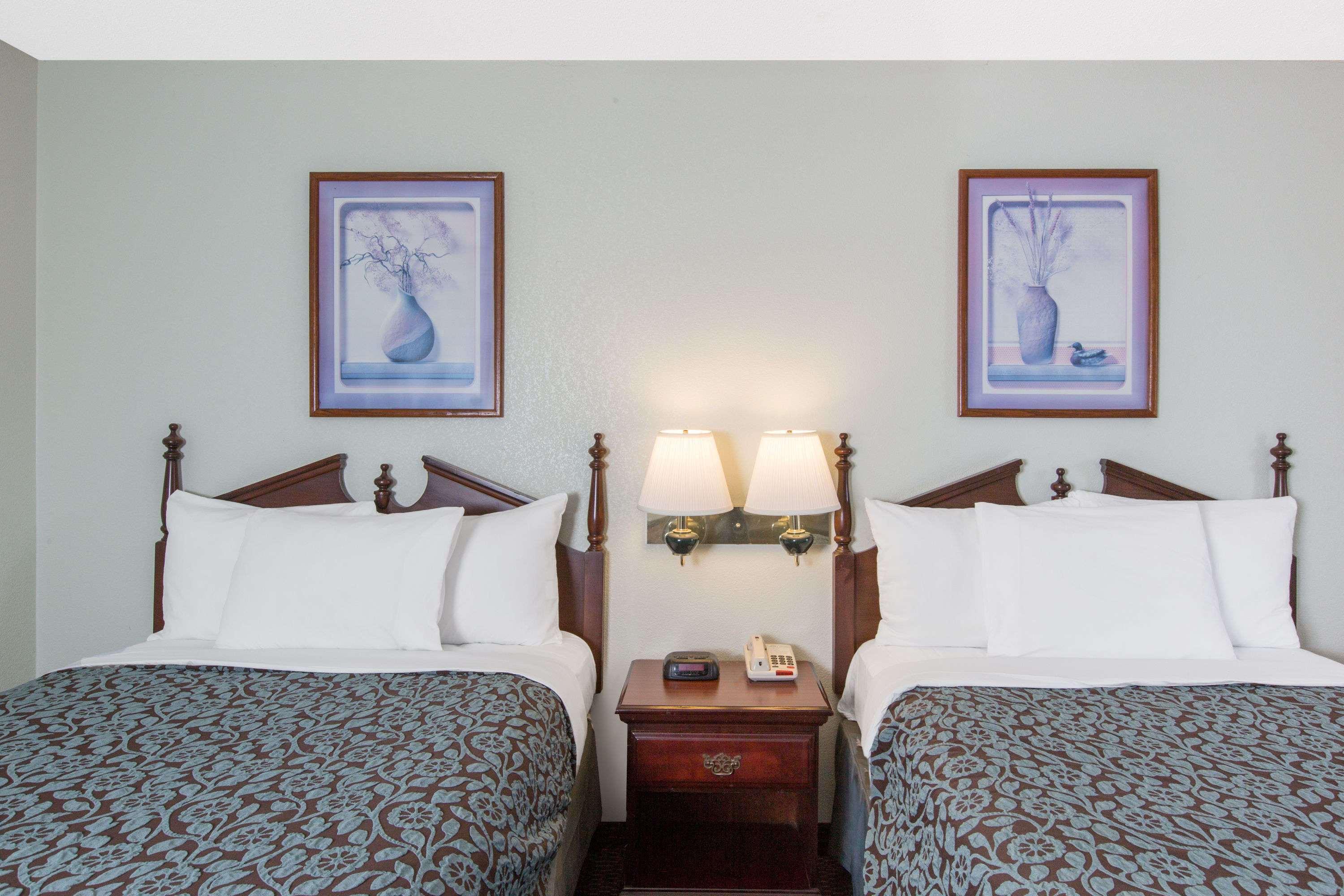 Days Inn By Wyndham West Point
