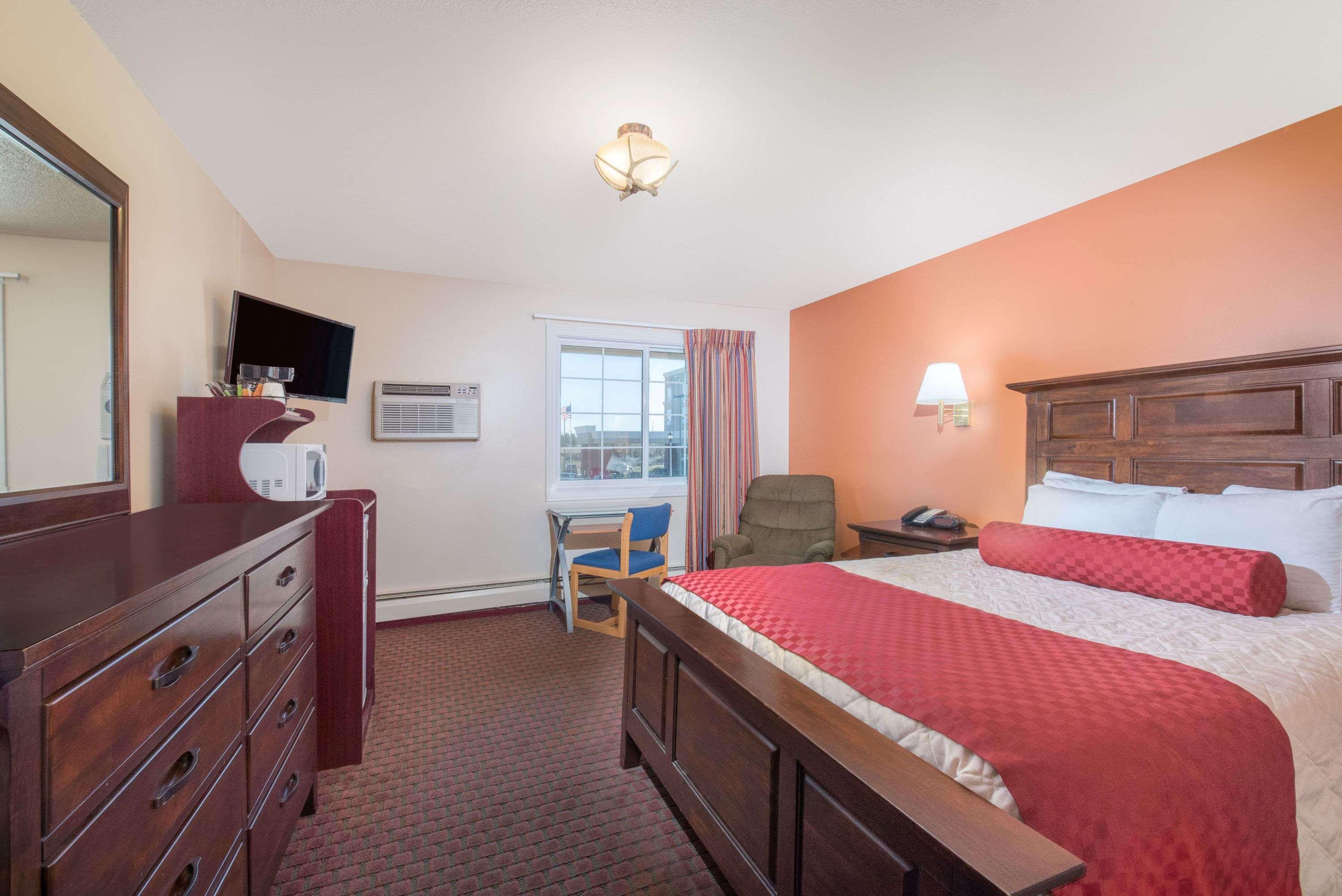 Days Inn By Wyndham Minot