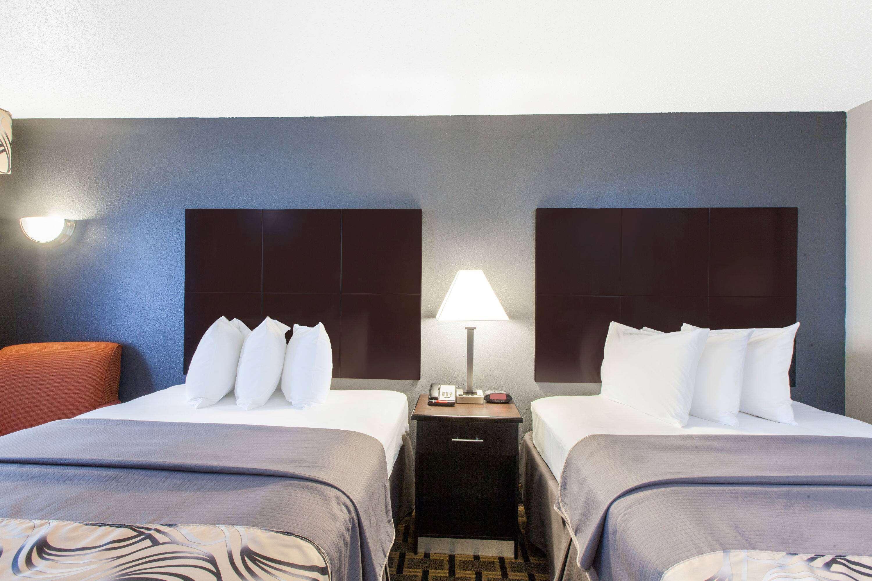 Days Inn by Wyndham Ennis