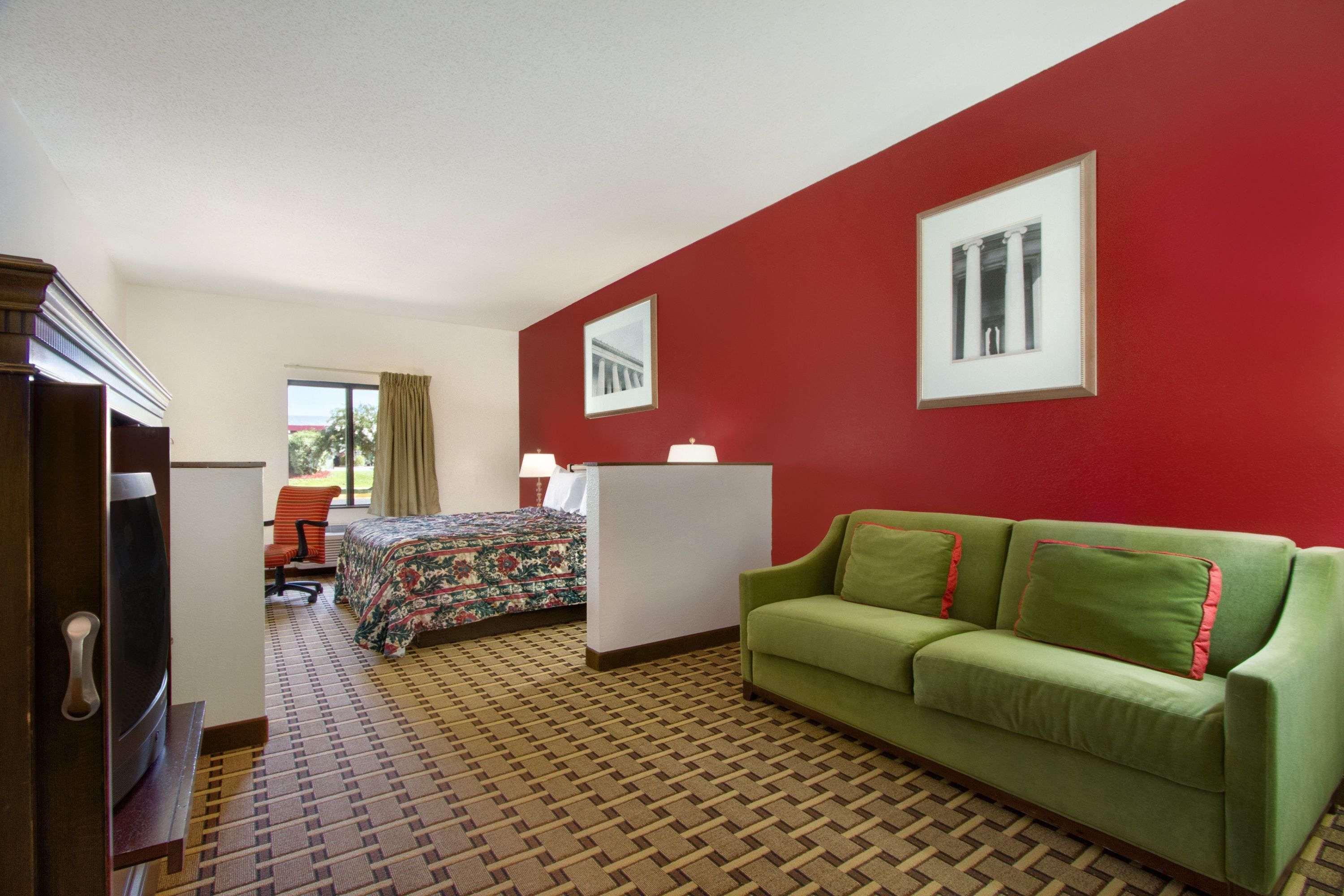Days Inn By Wyndham Mauldin/Greenville