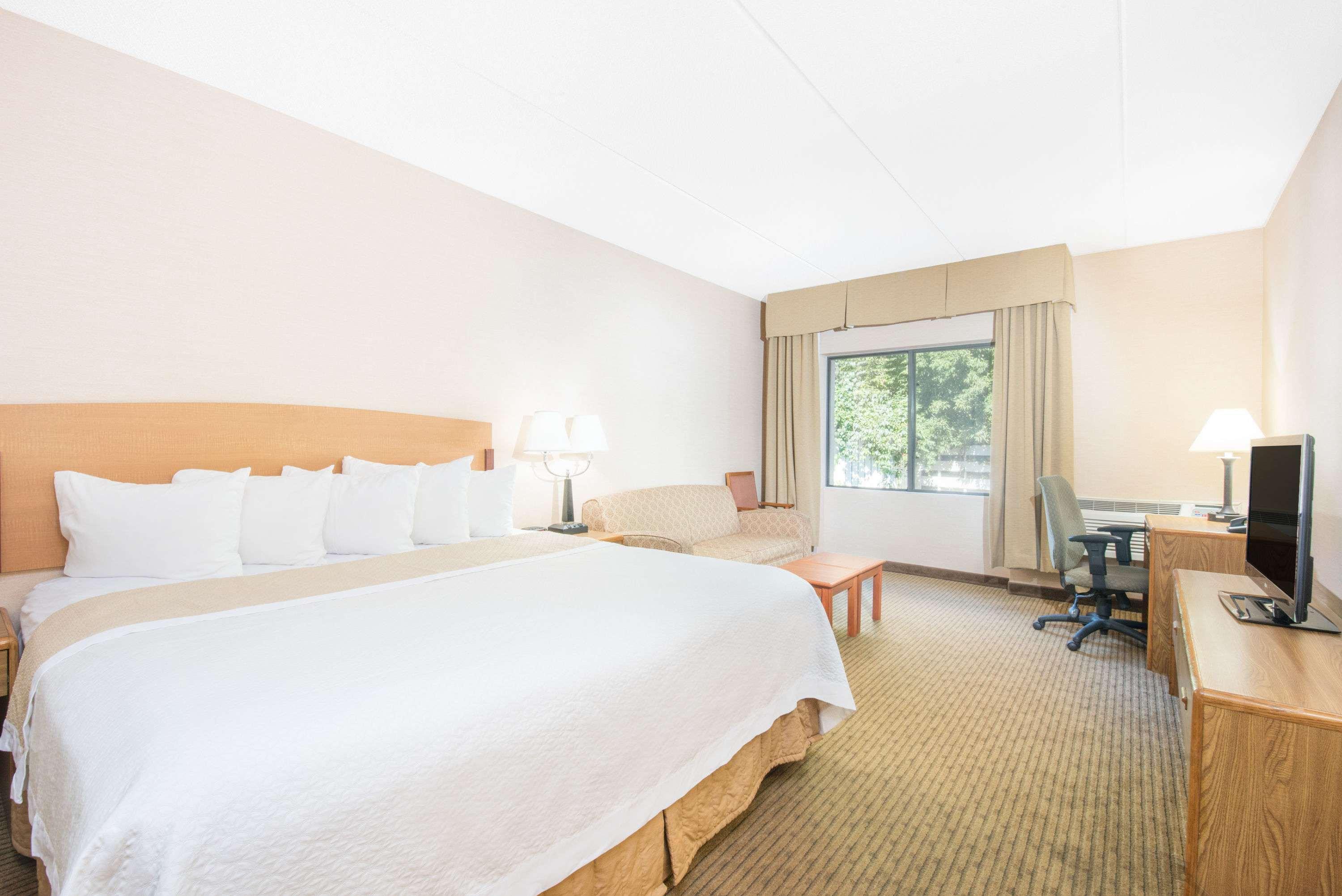 Days Inn By Wyndham Duluth Lakewalk