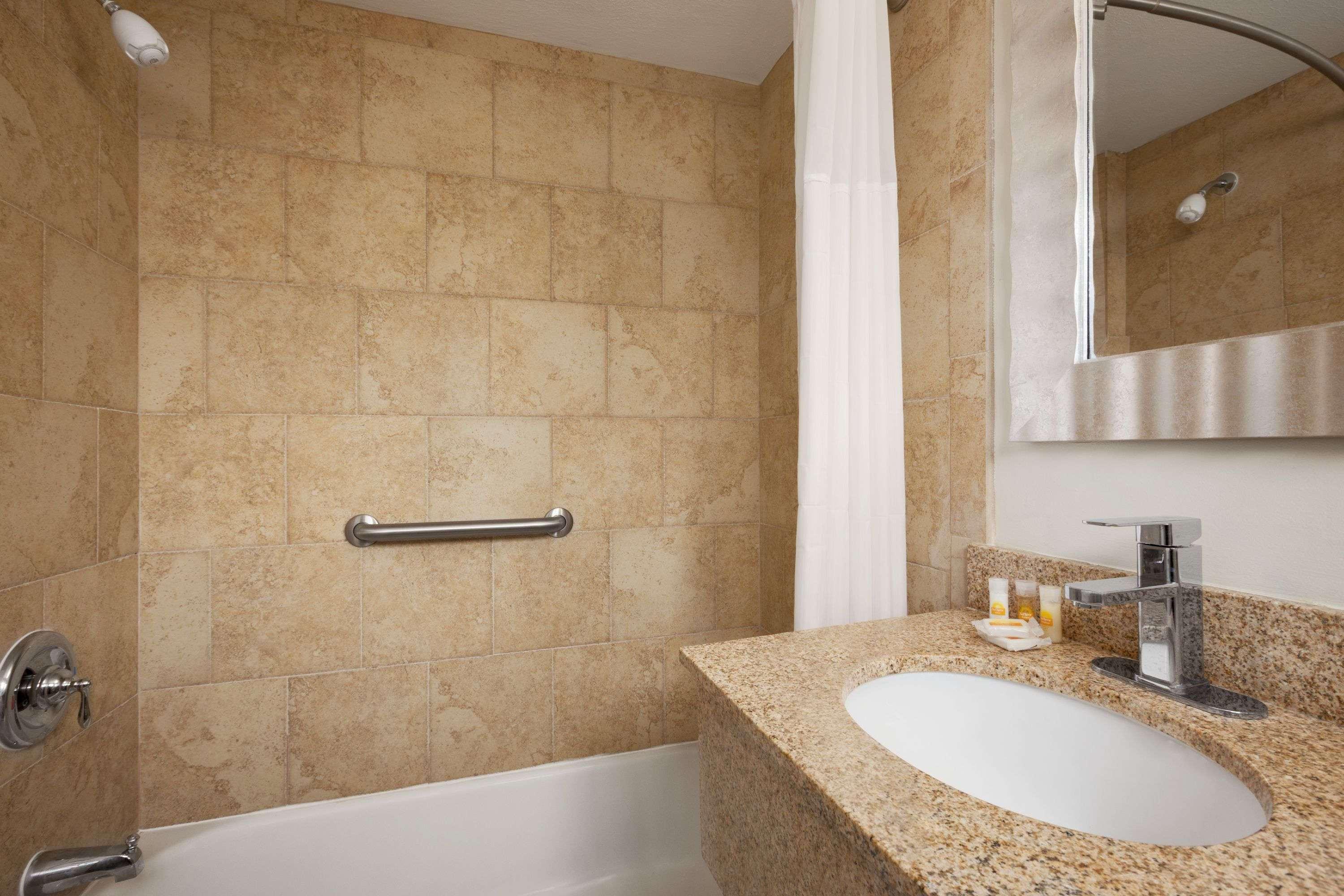 Days Inn by Wyndham WestYarmouth/Hyannis Cape Area
