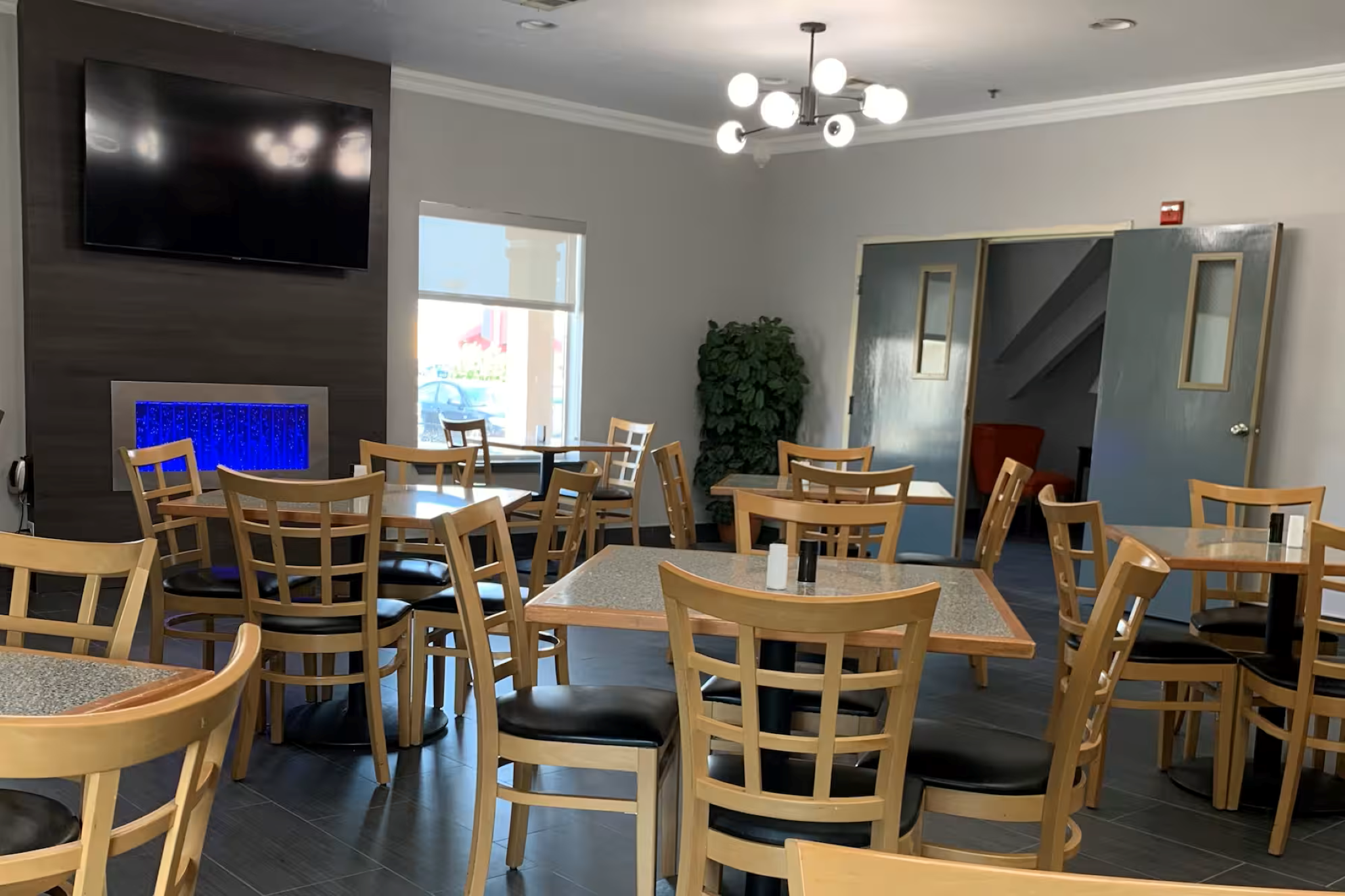 Howard Johnson By Wyndham Oklahoma City Airport Fa