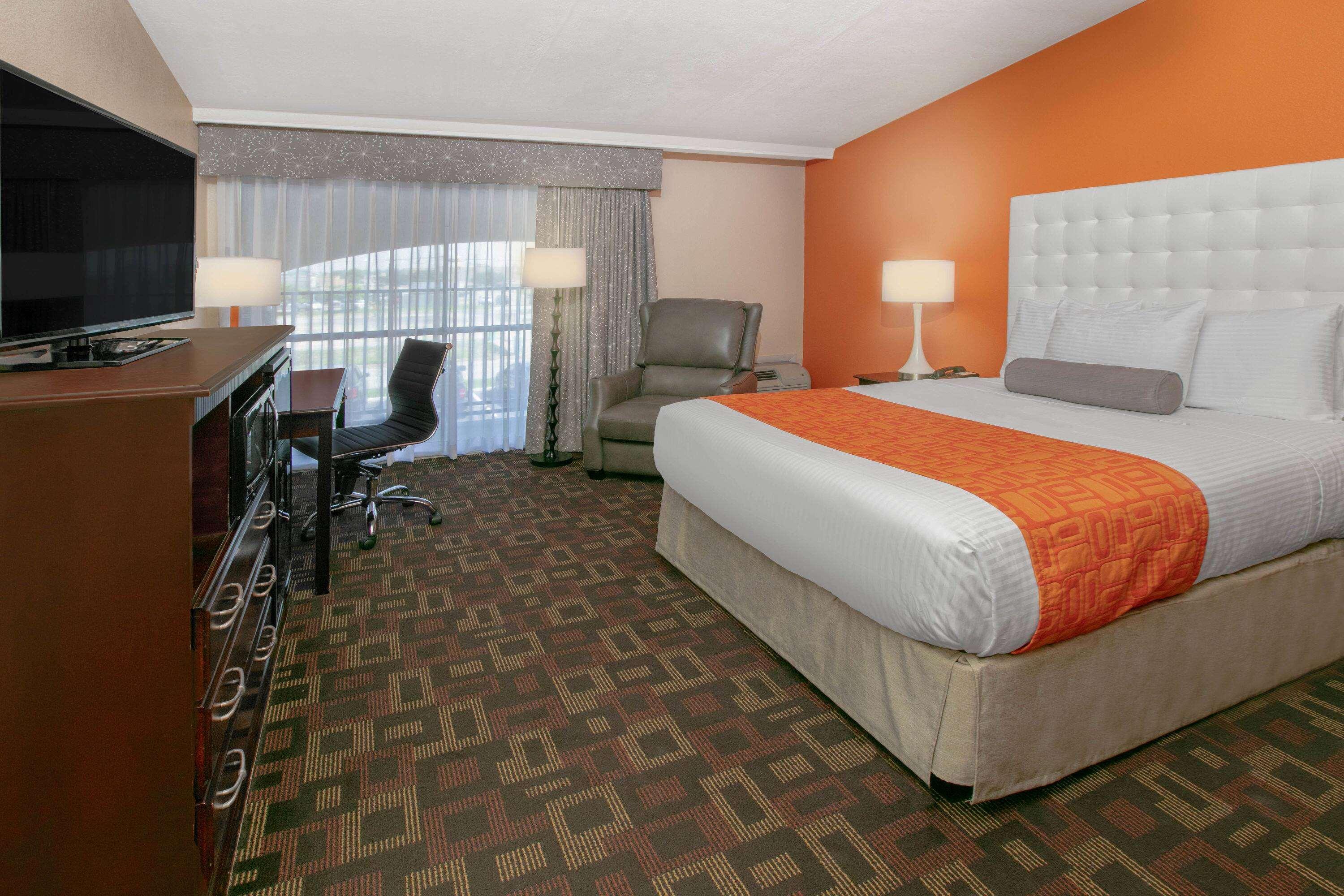 Howard Johnson By Wyndham Oklahoma City Airport Fa