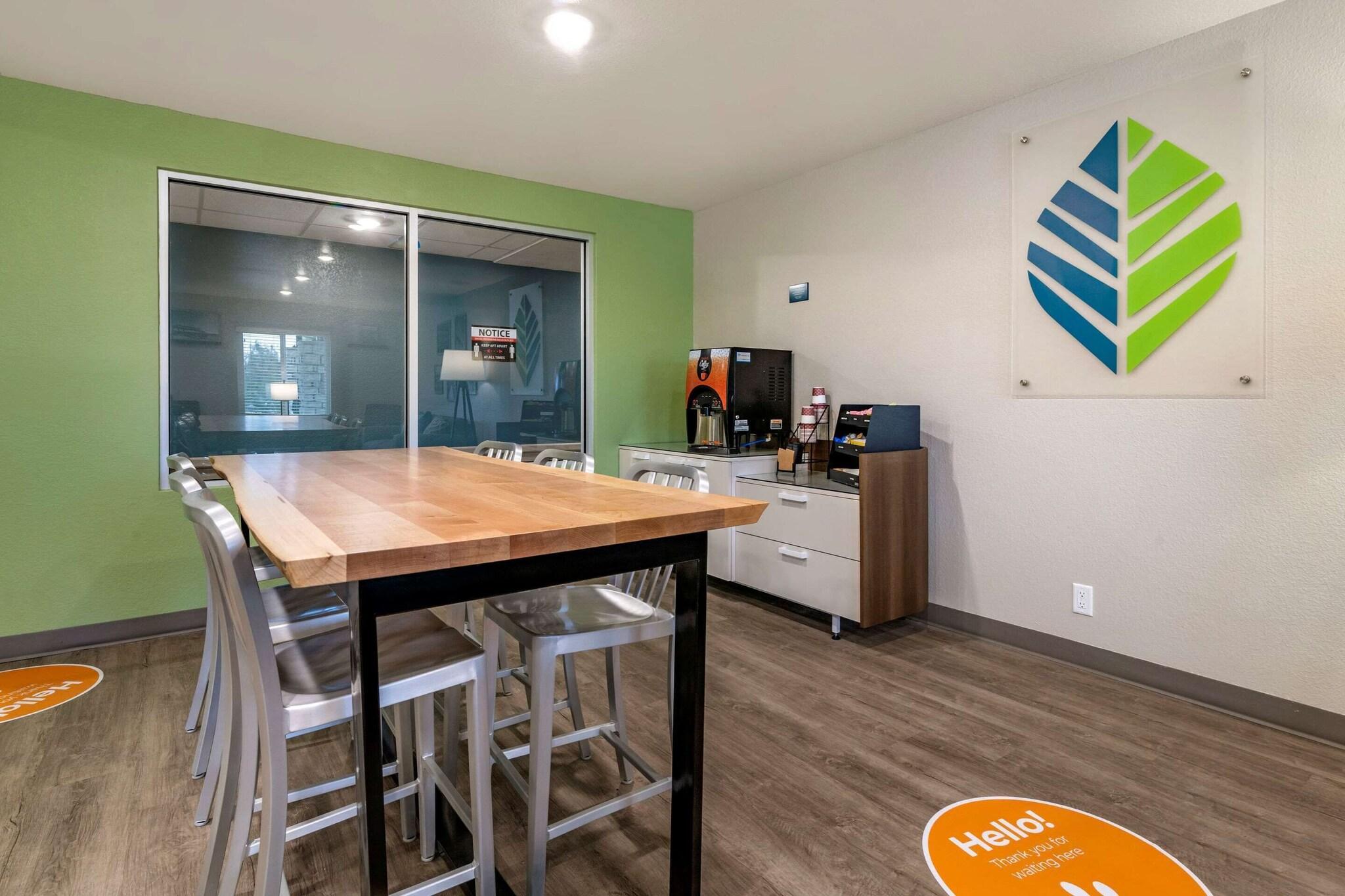 Woodspring Suites Brunswick