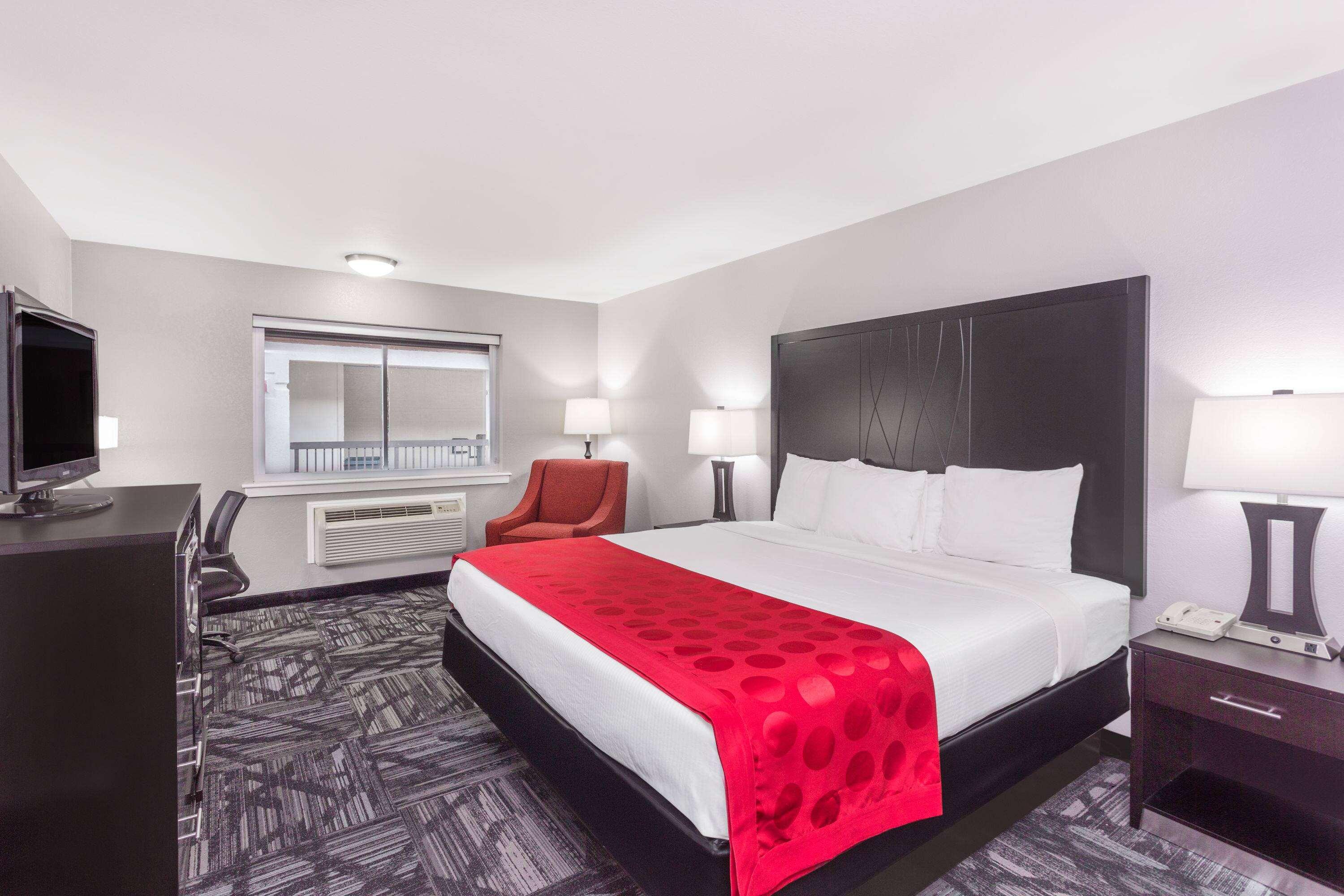 Ramada By Wyndham Tuscaloosa