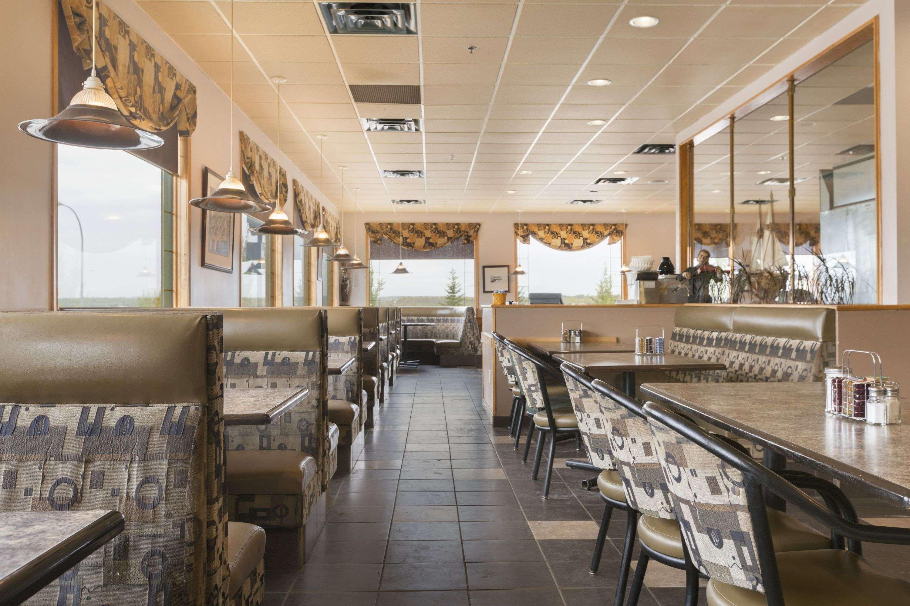 Super 8 By Wyndham Drayton Valley