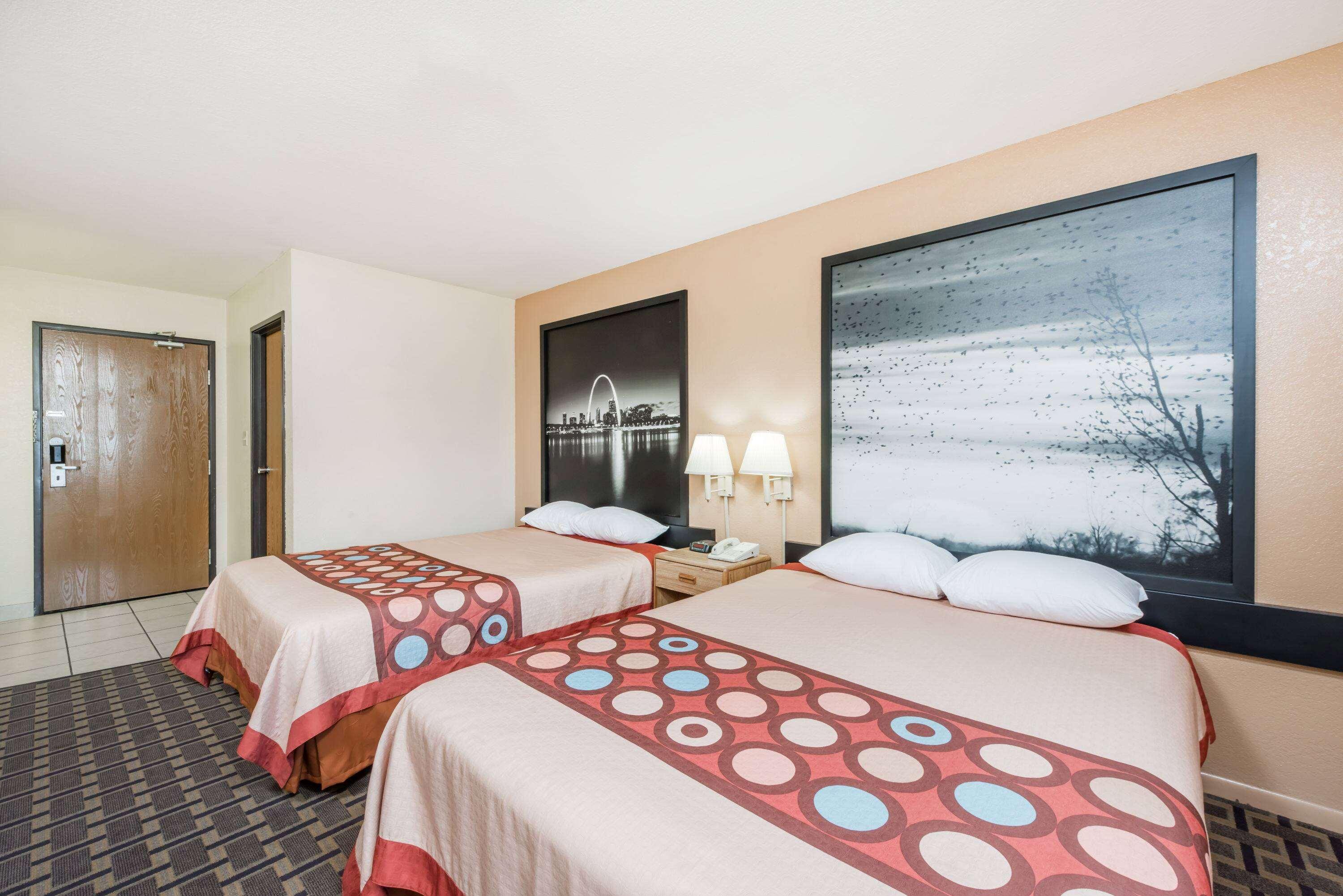 Super 8 by Wyndham Lebanon
