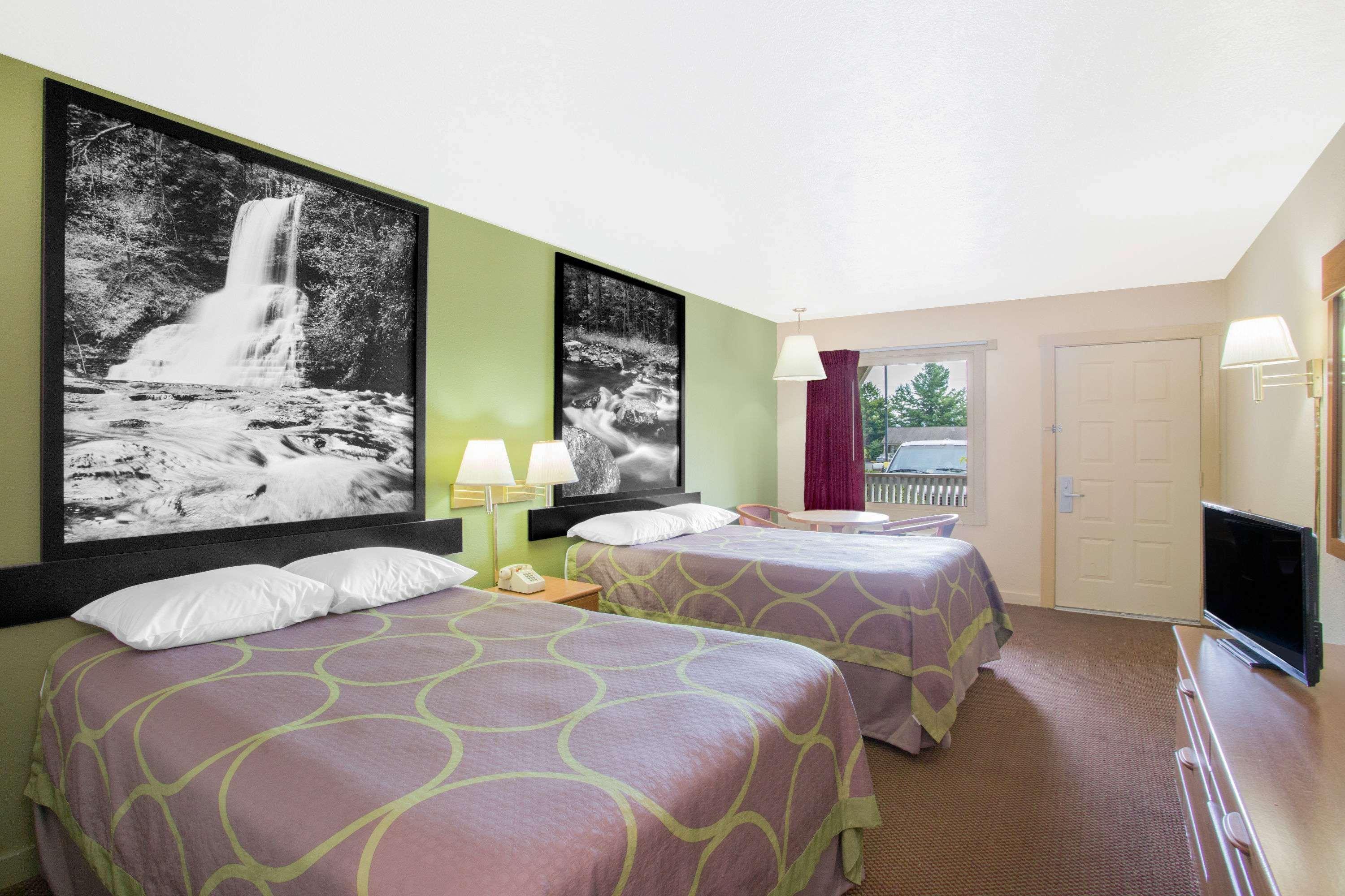Super 8 By Wyndham Christiansburg