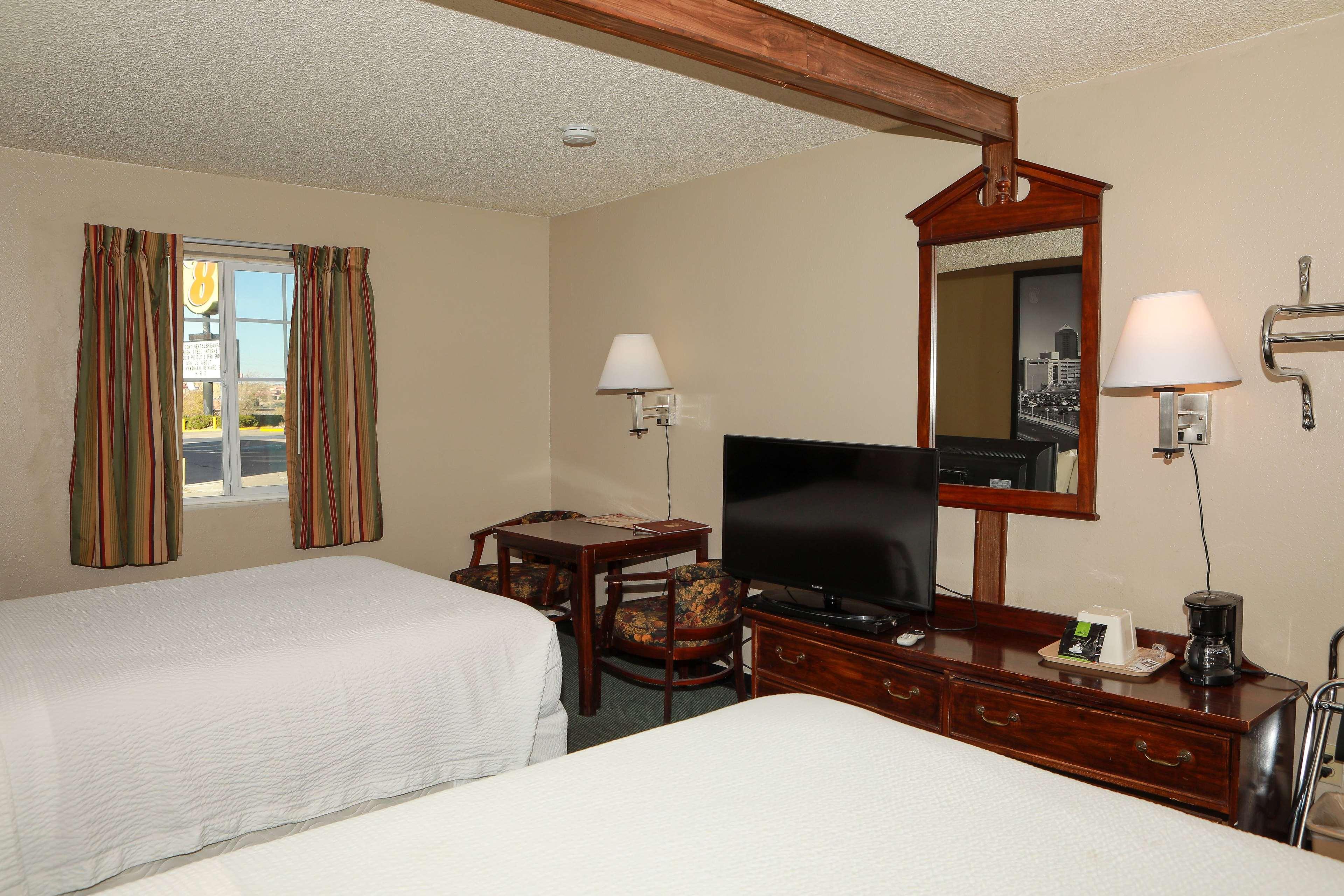 Super 8 By Wyndham Gallup