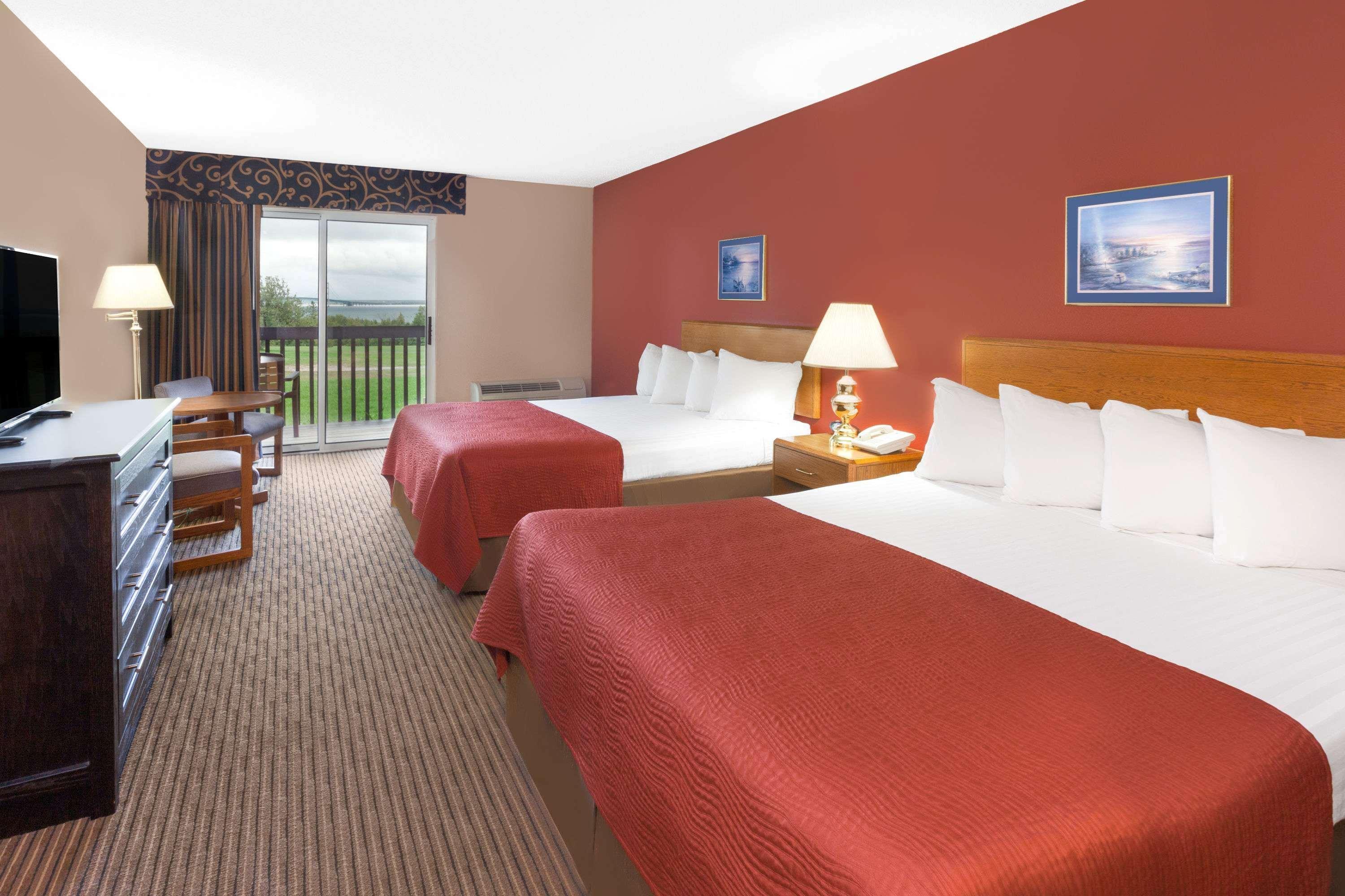 Super 8 By Wyndham St. Ignace