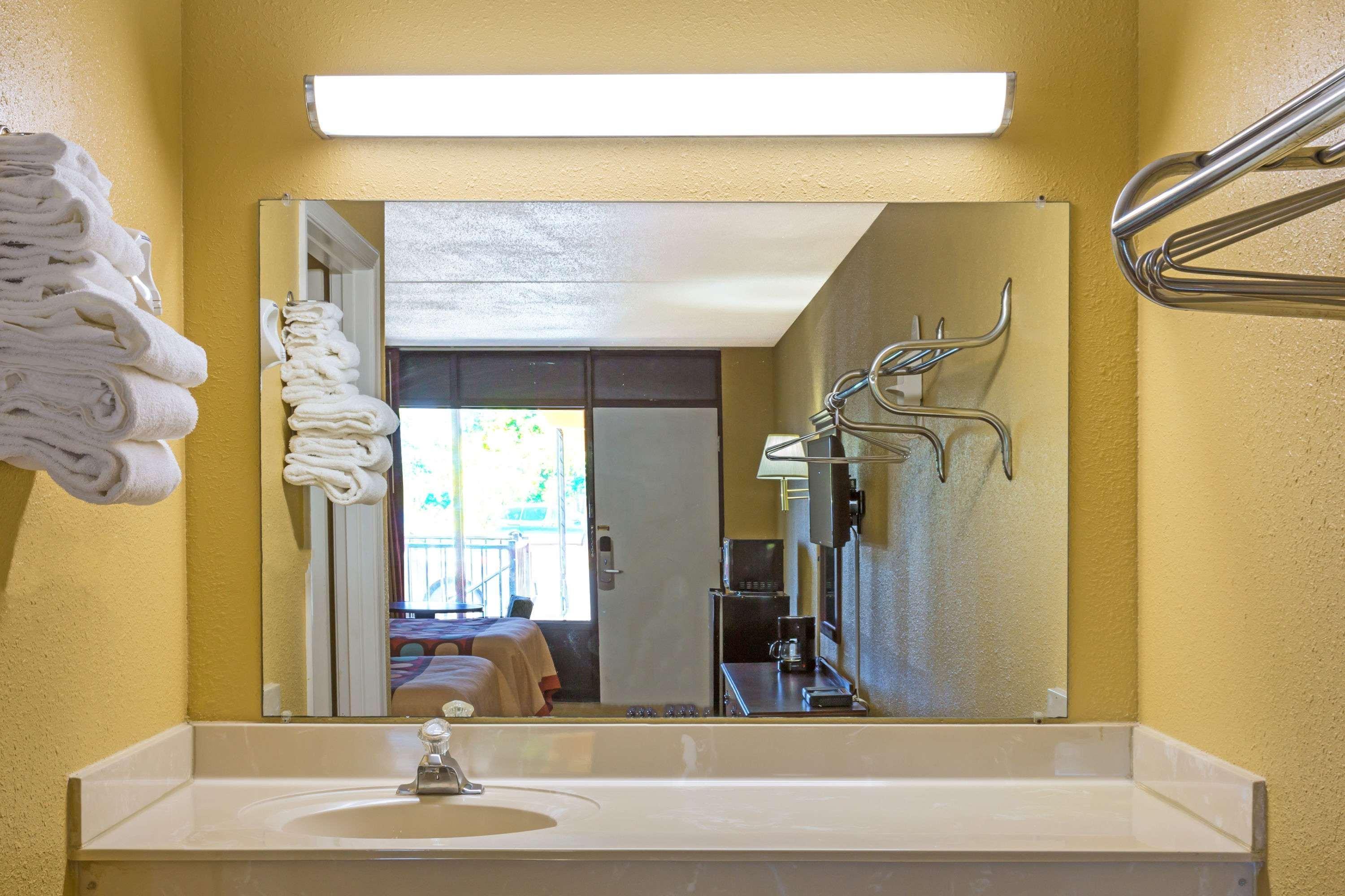 Super 8 By Wyndham Jessup/Baltimore Area