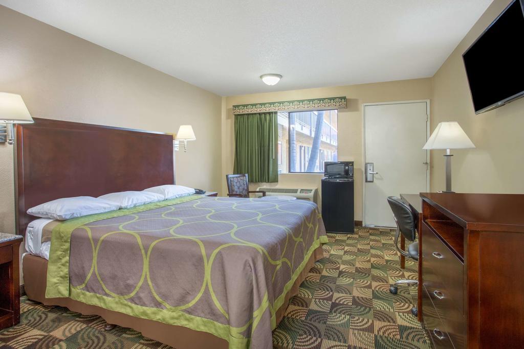 Super 8 Ontario CA
