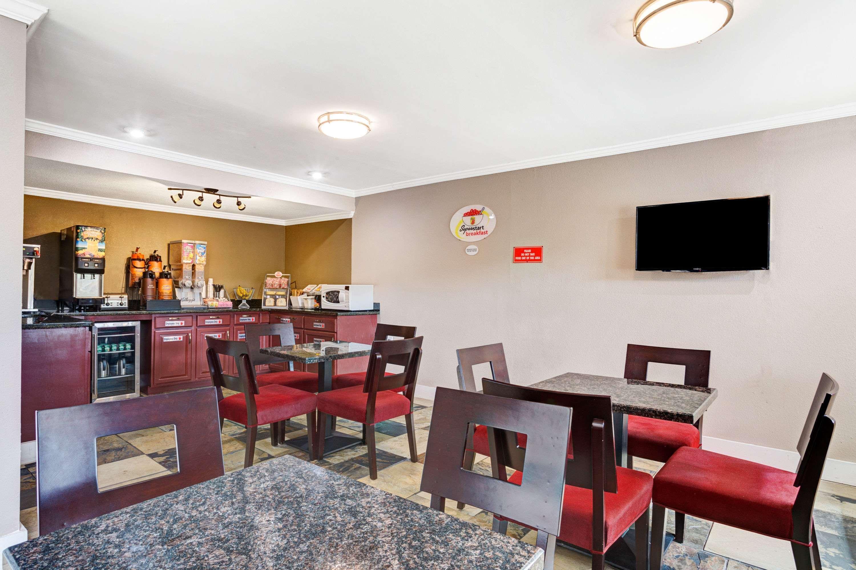 Super 8 by Wyndham Atlanta/Jonesboro Road