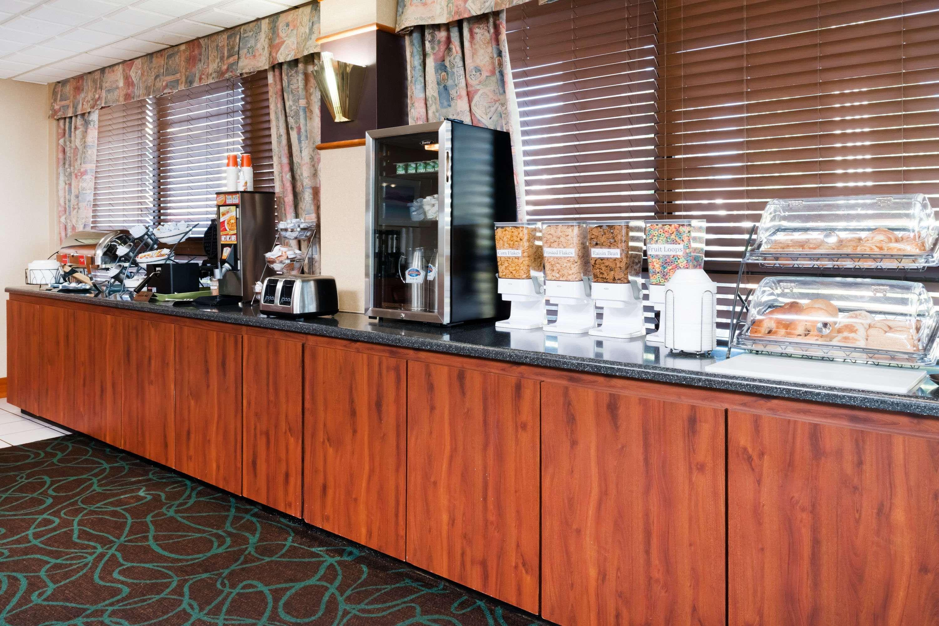 Baymont by Wyndham Clarksville Northeast