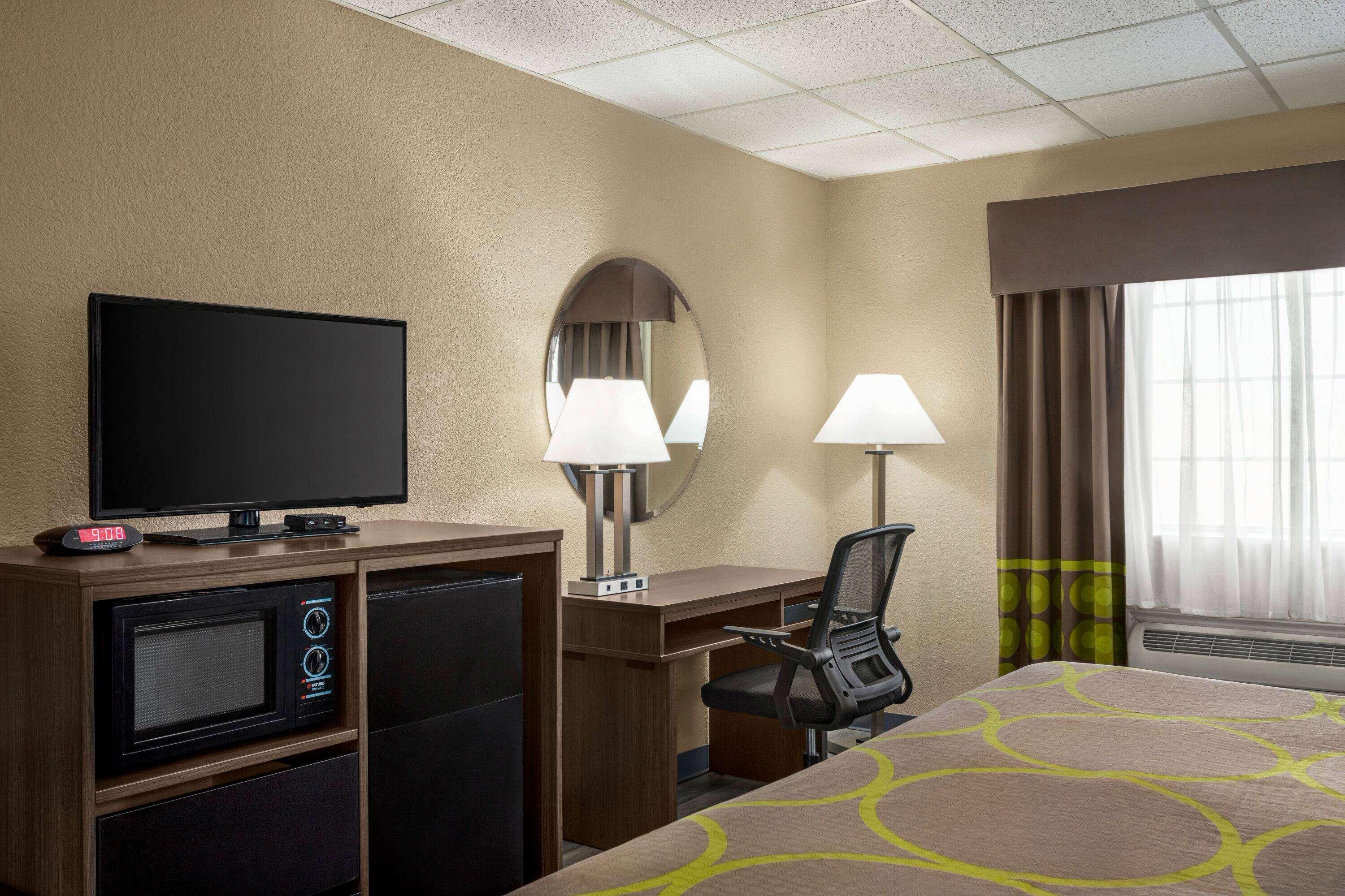 Super 8 By Wyndham Gainesville Tx
