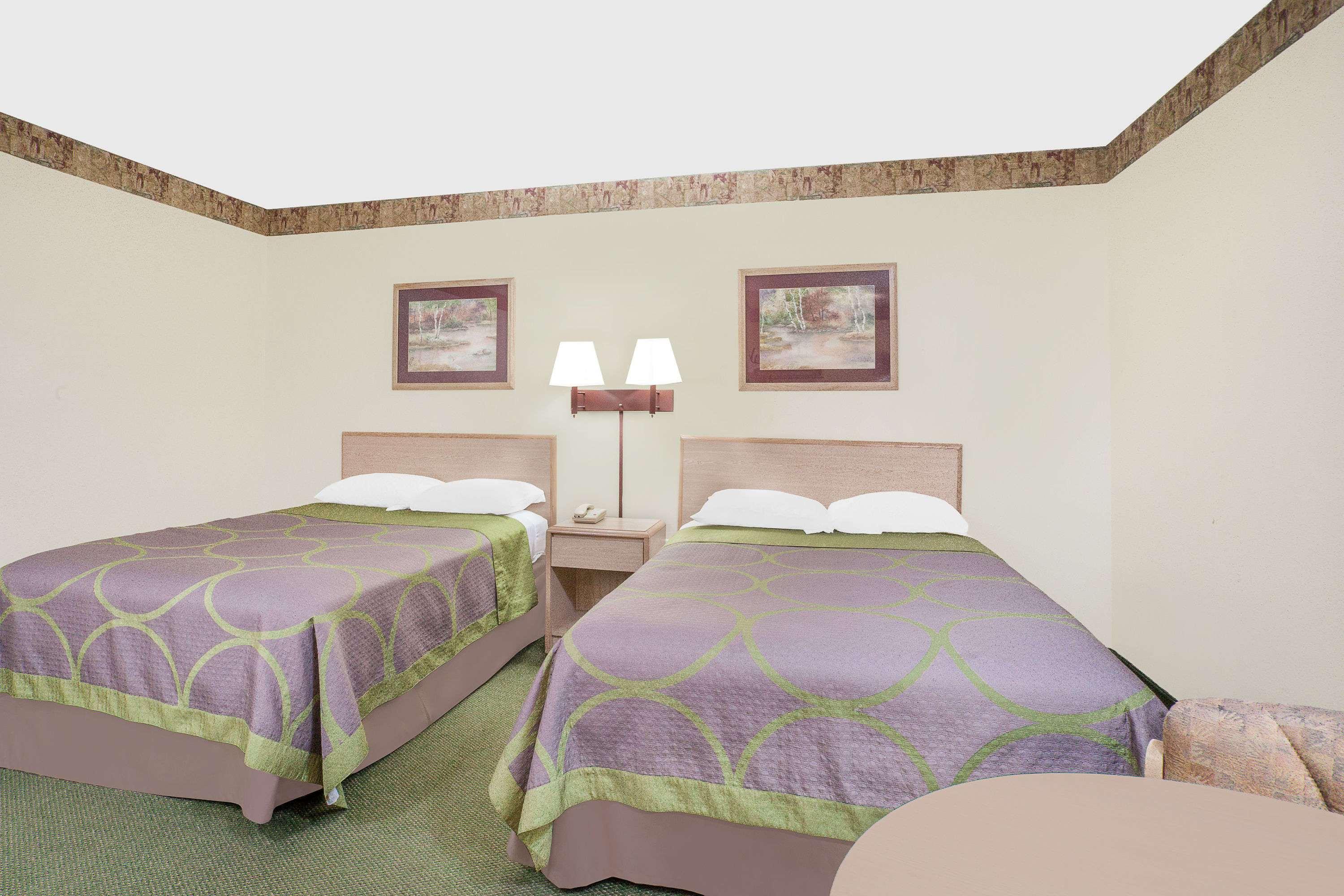 Super 8 By Wyndham Monticello