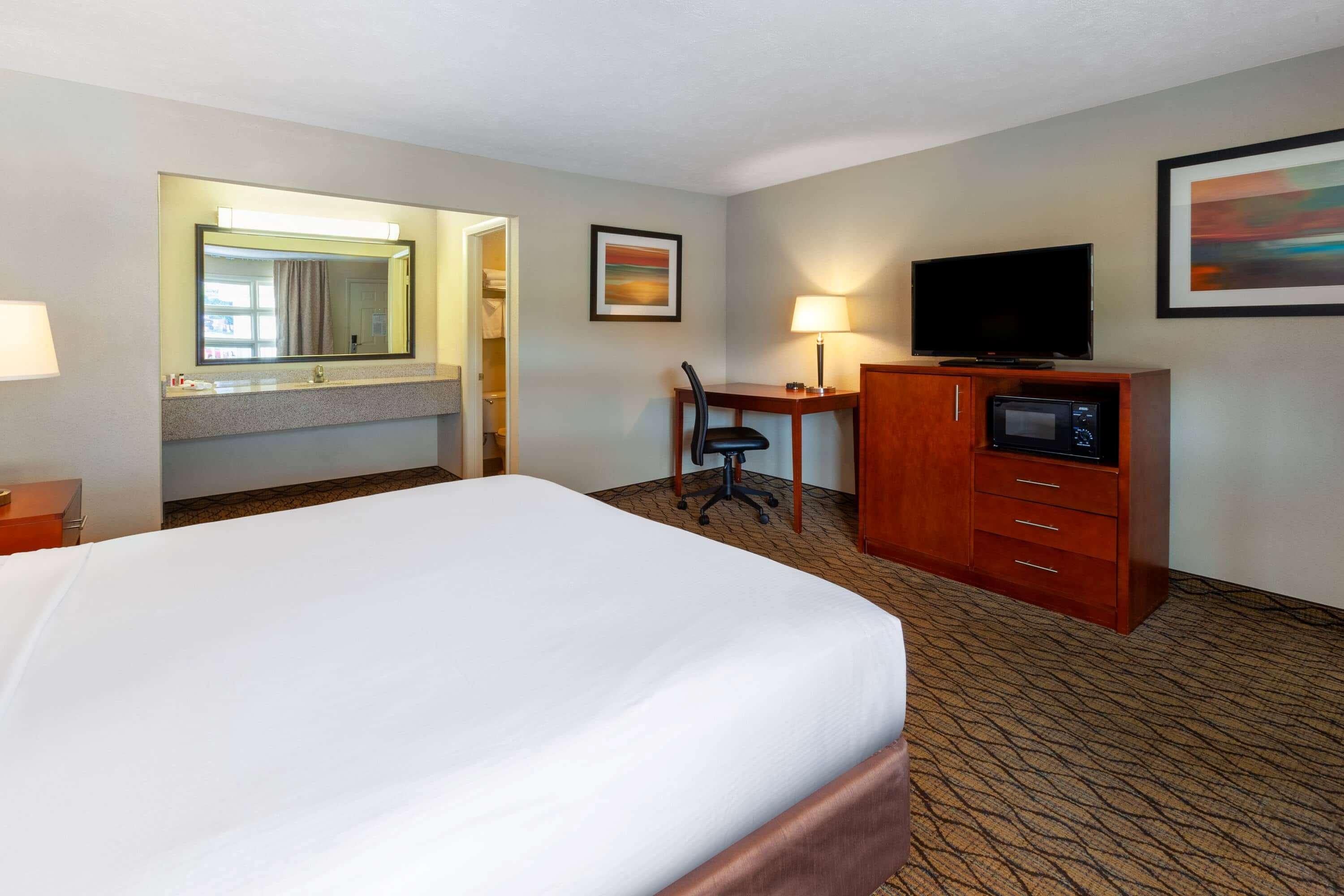 Baymont By Wyndham St. Ignace Lakefront