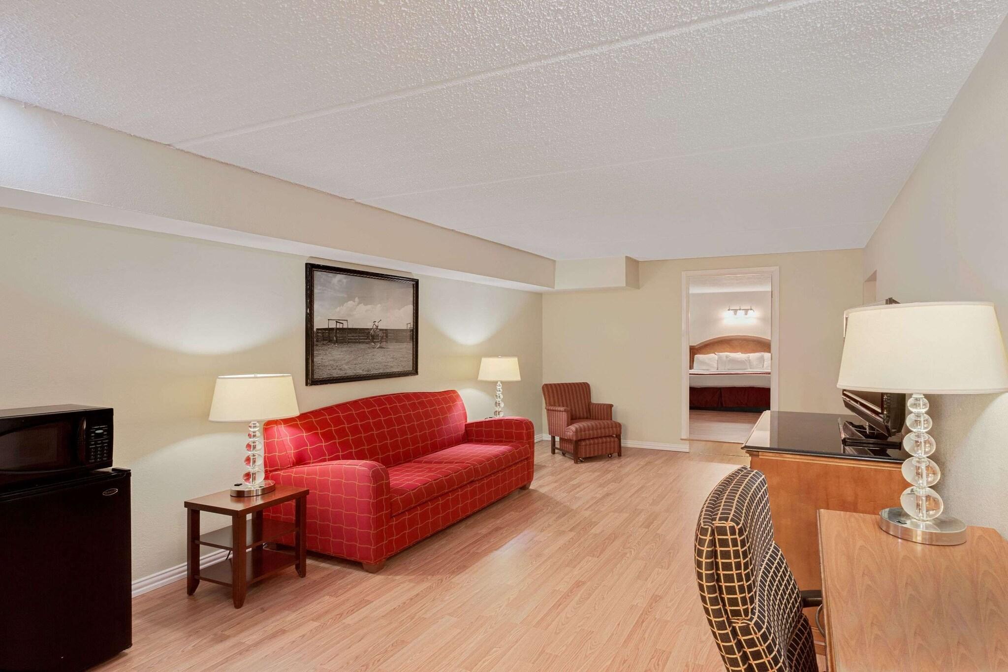 Days Inn By Wyndham Bay City