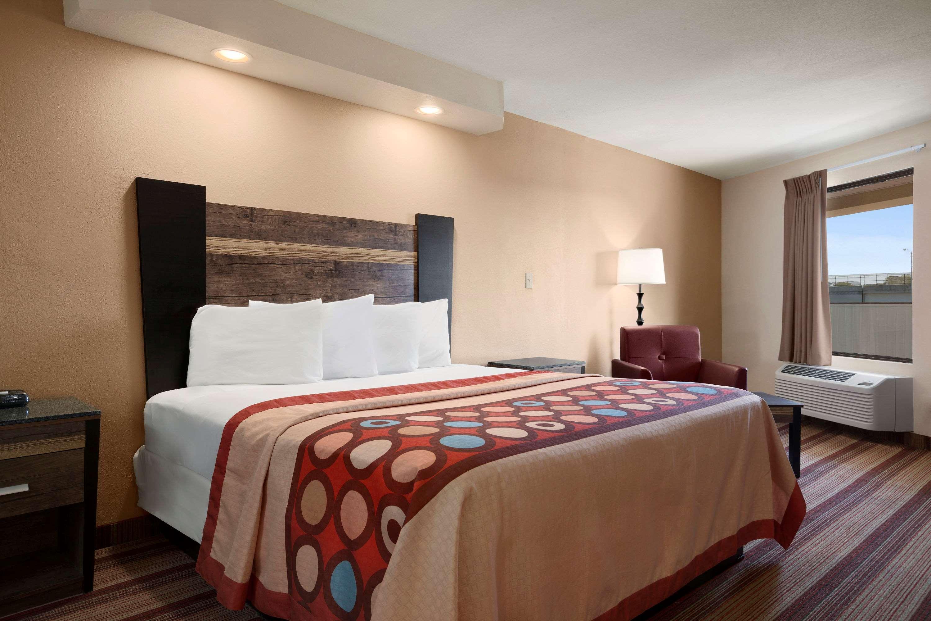 Super 8 By Wyndham Rahway/Newark