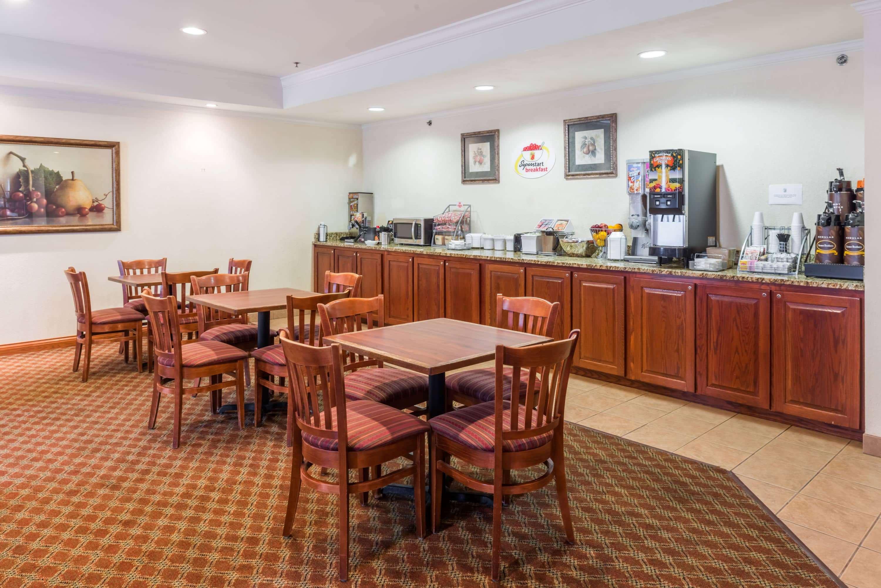 Super 8 By Wyndham St Robert Ft Leonard Wood Area