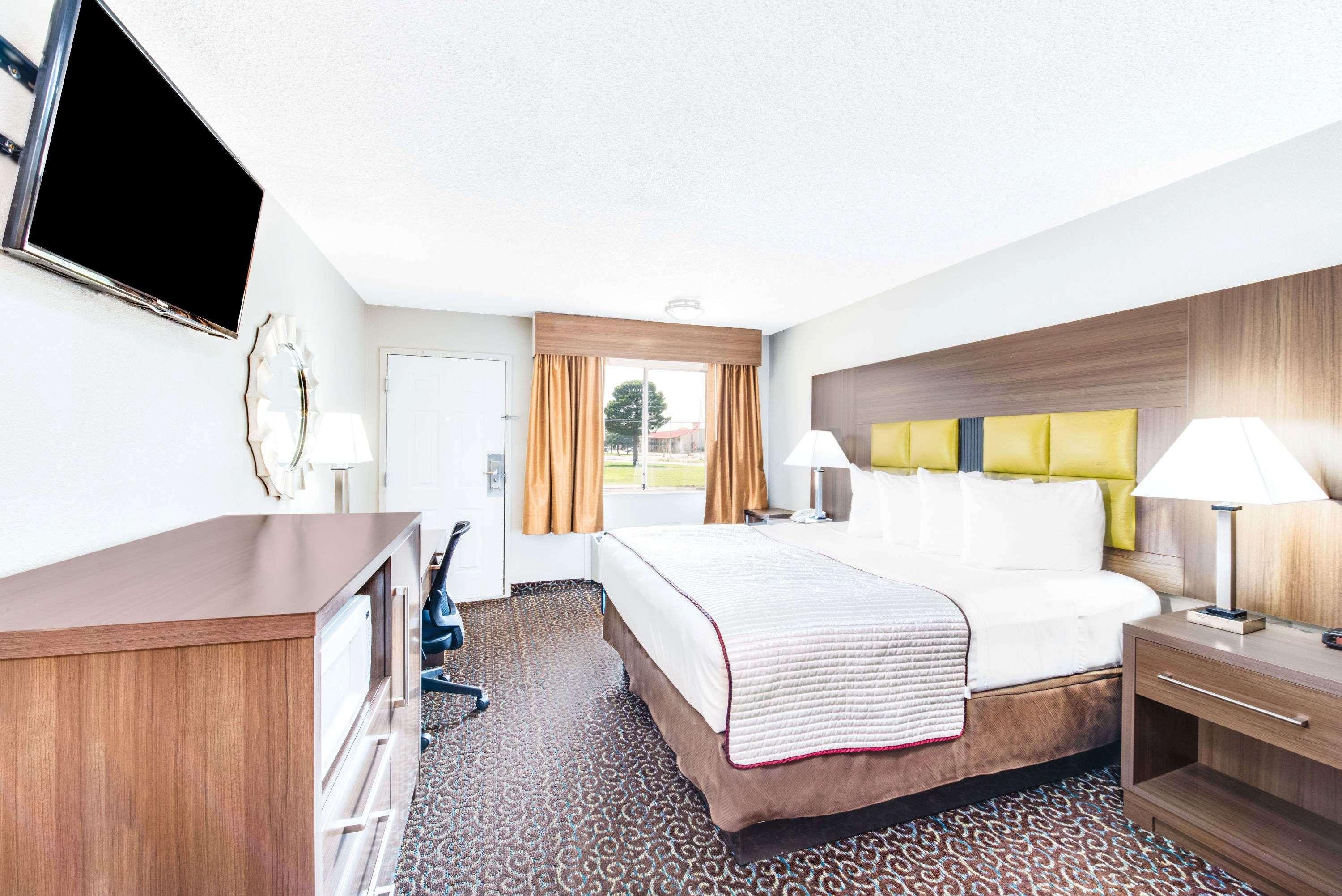 Super 8 by Wyndham Big Spring TX