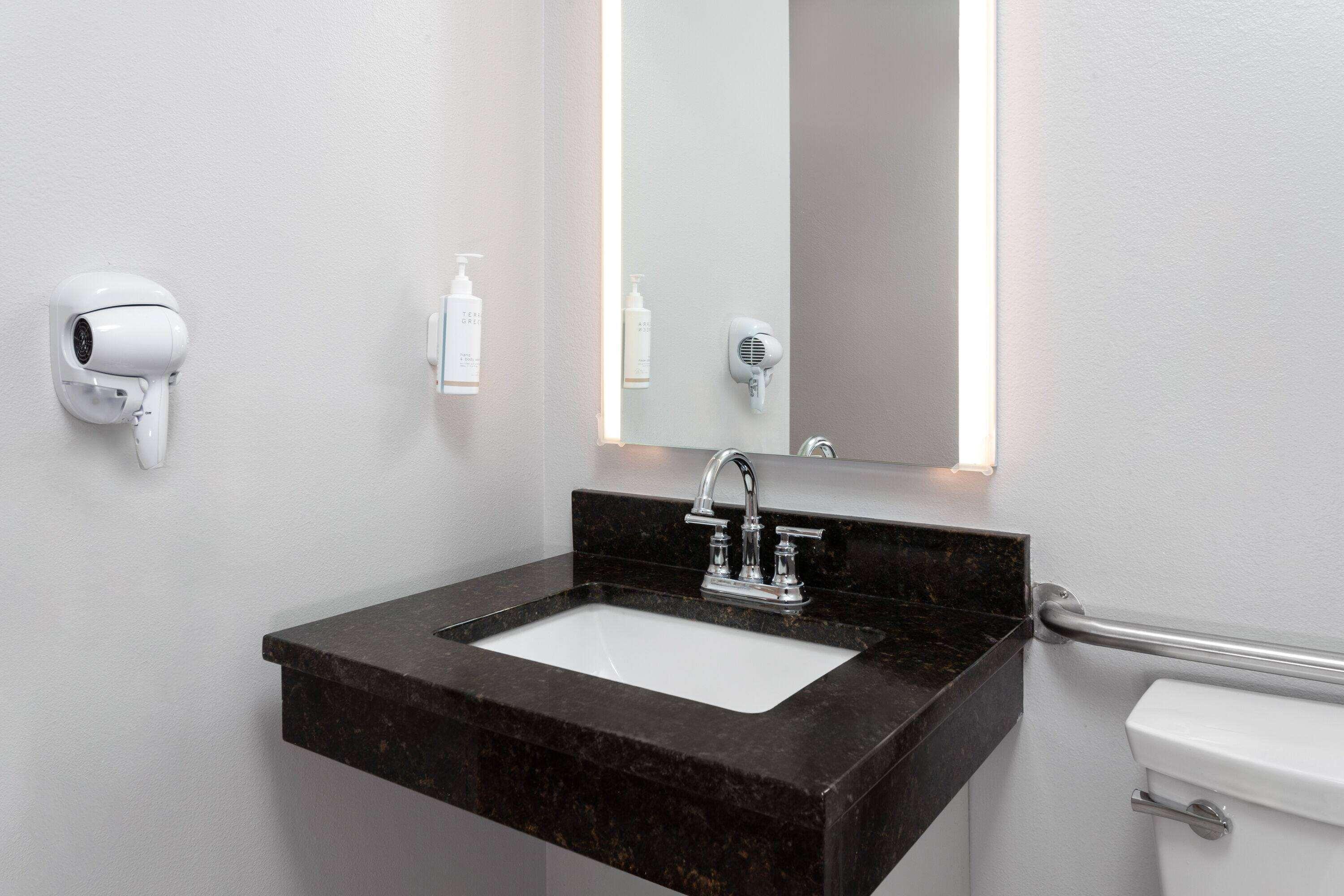 Microtel Inn & Suites By Wyndham Janesville