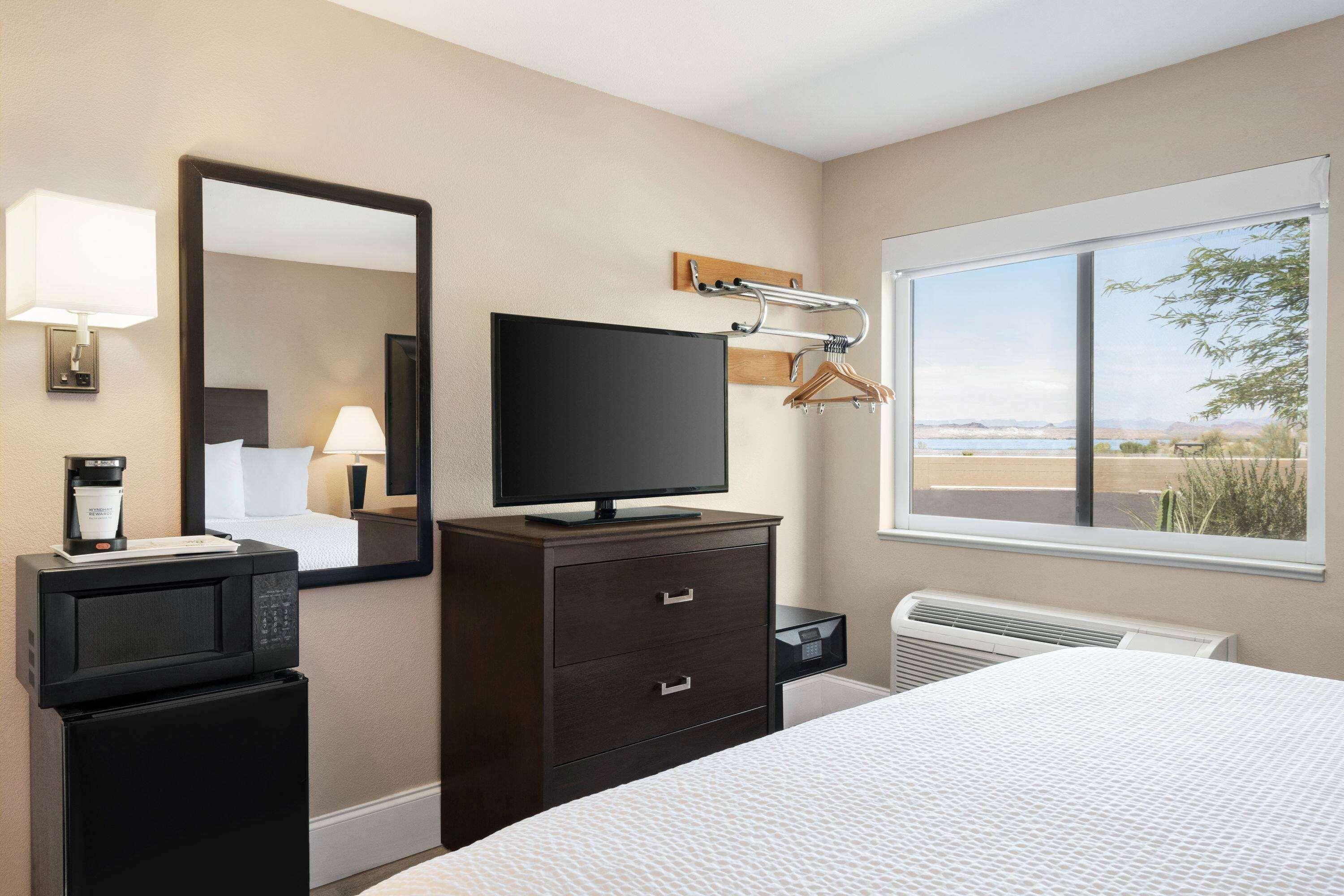 Travelodge by Wyndham Lake Havasu