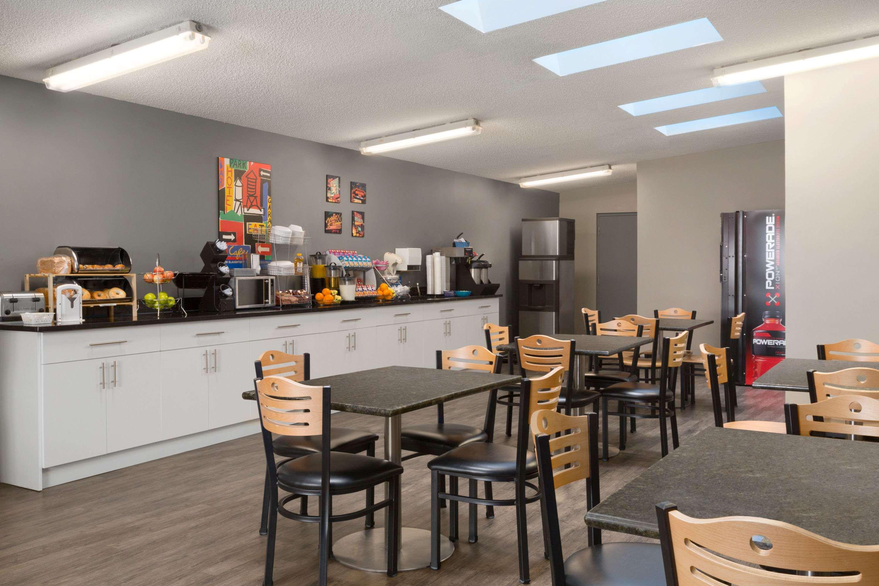 Travelodge by Wyndham Edmonton Airport