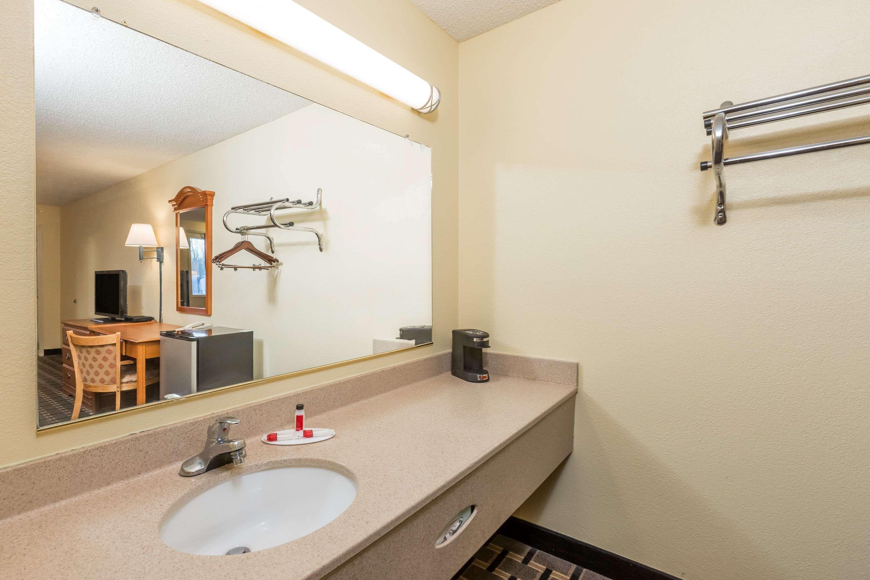 Super 8 By Wyndham Indianapolis