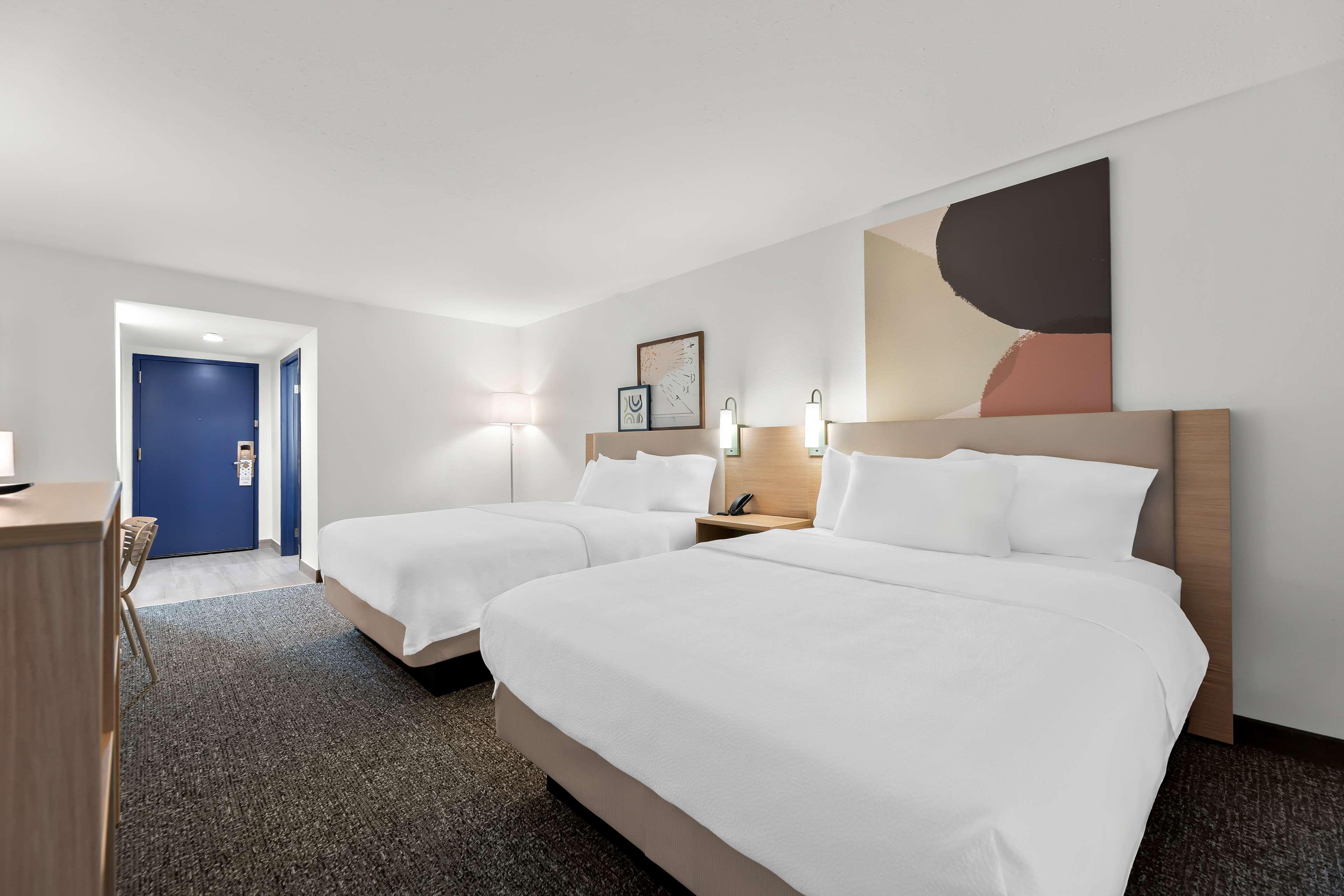 Spark By Hilton Tupelo