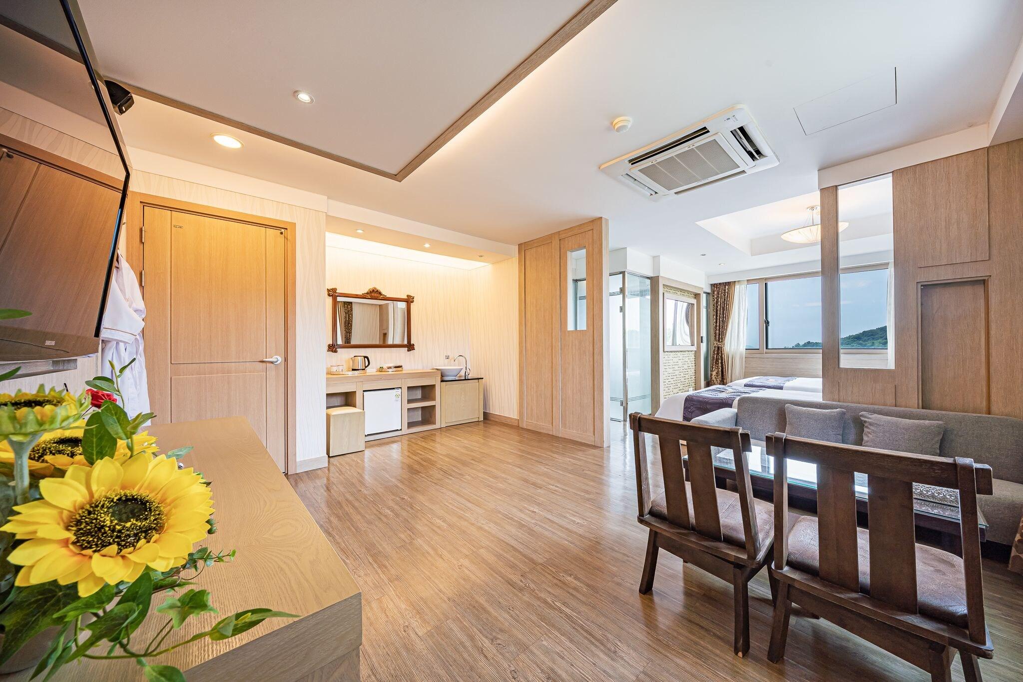 Inchon Prince Tourist Hotel