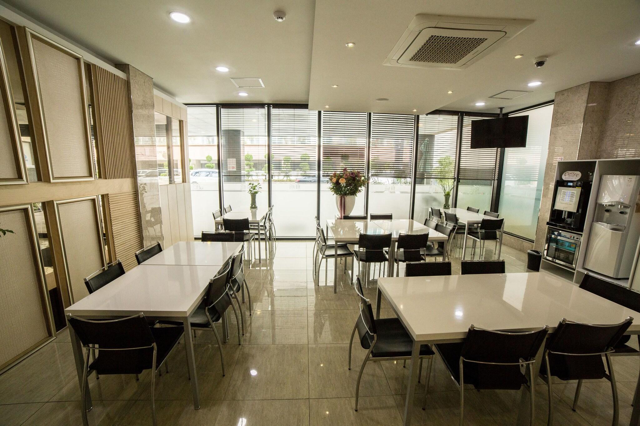 Reve Hotel Jeju