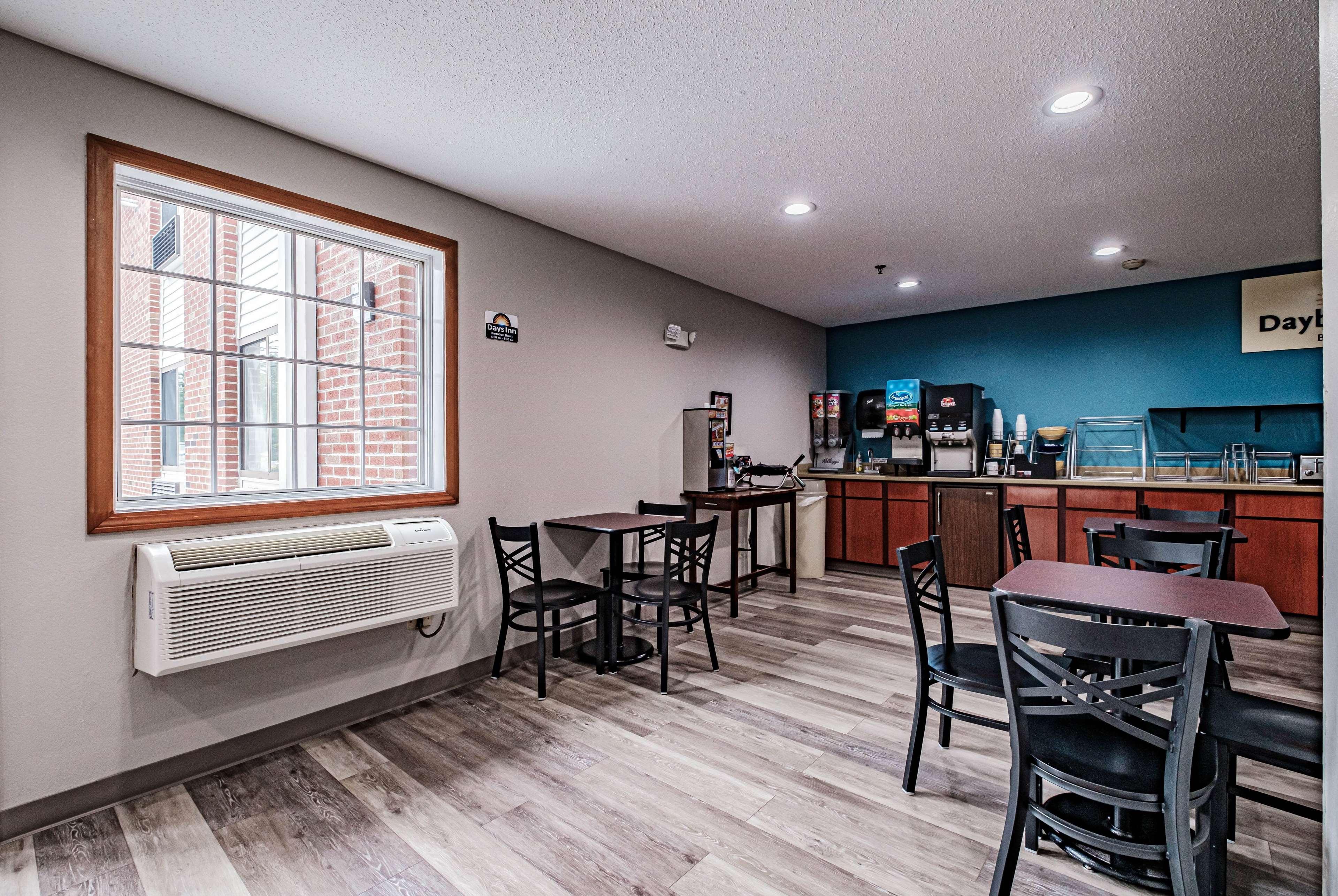 Days Inn By Wyndham Brunswick Bath Area