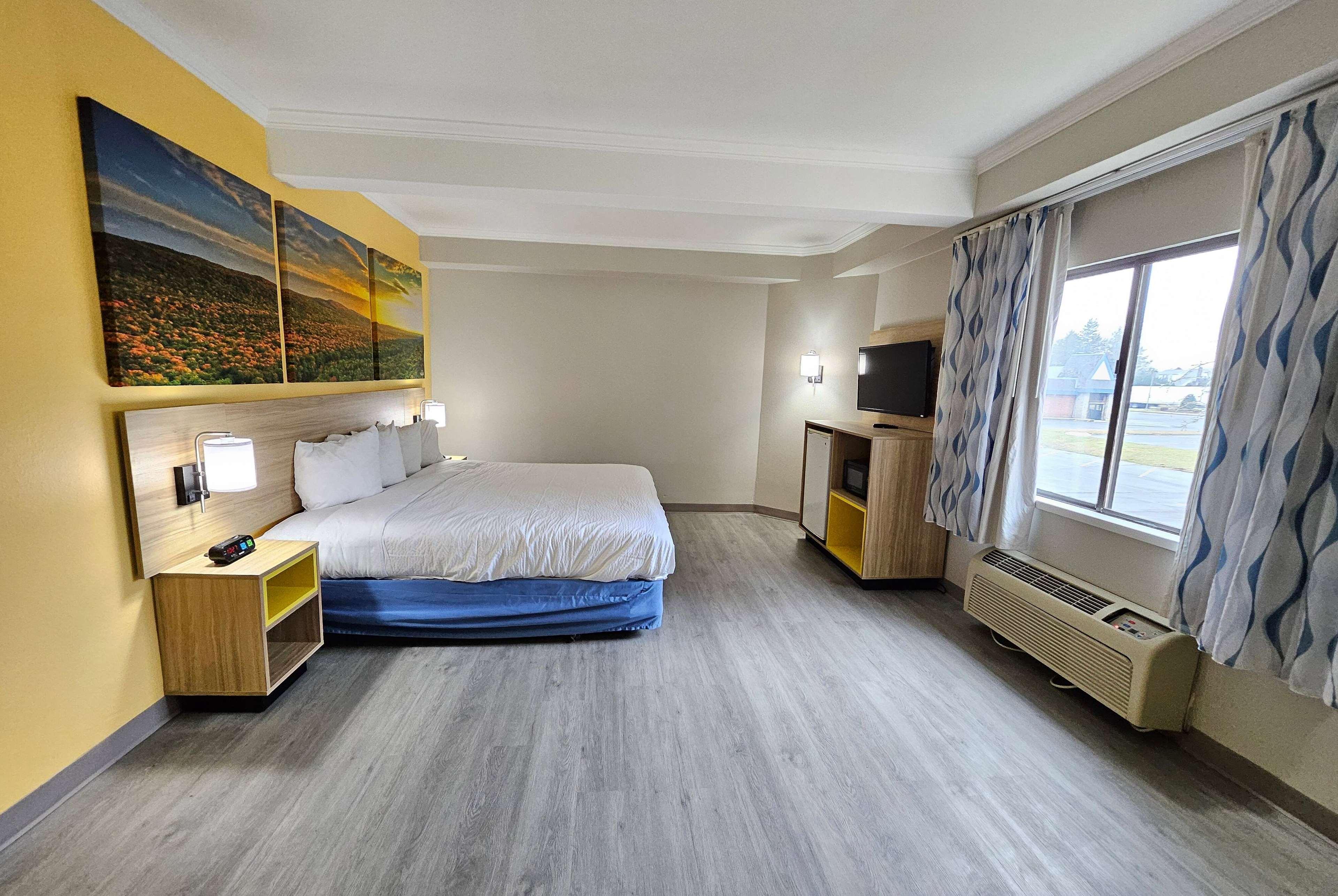 Days Inn by Wyndham Berlin Meriden