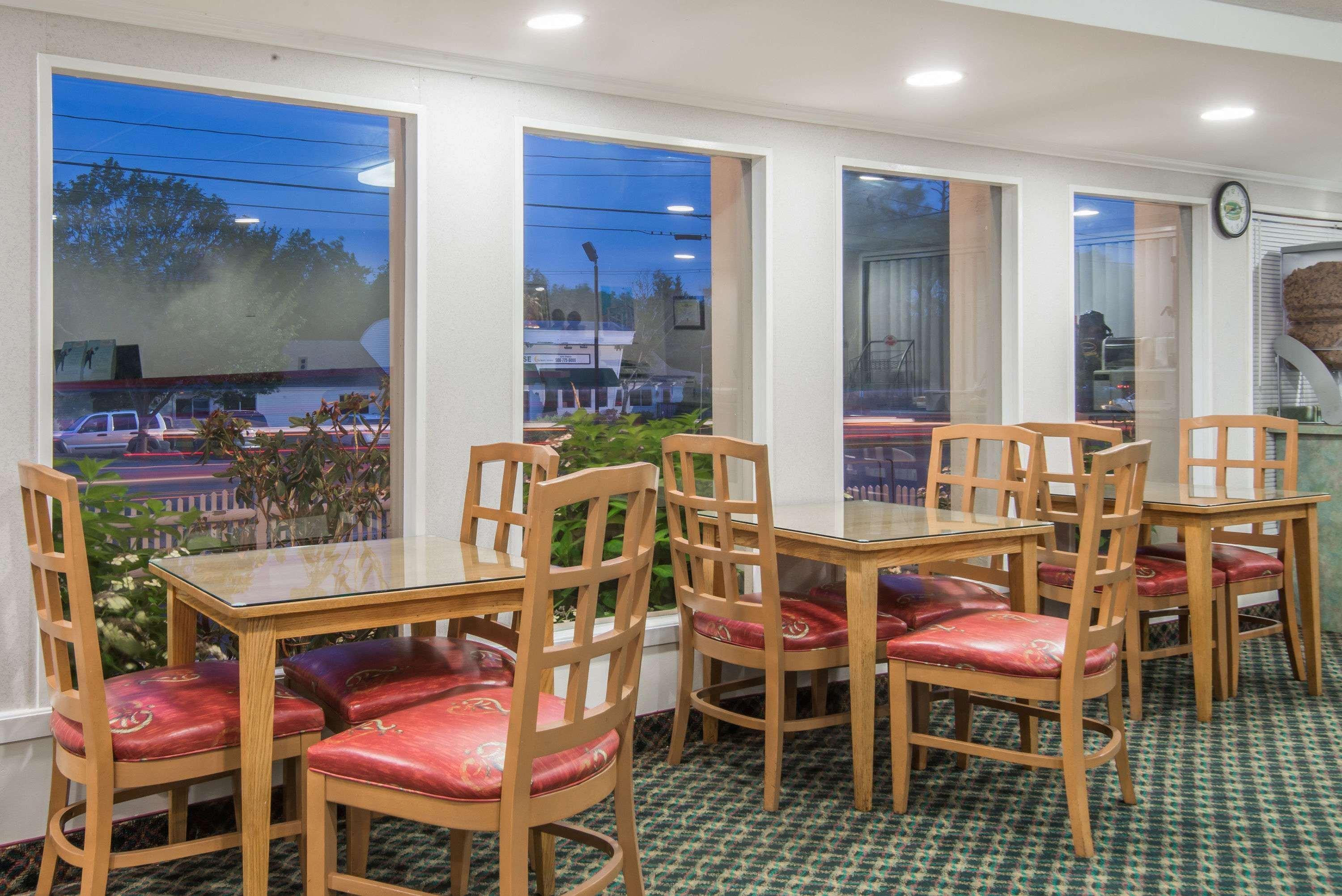 Super 8 By Wyndham W Yarmouth Hyannis/Cape Cod