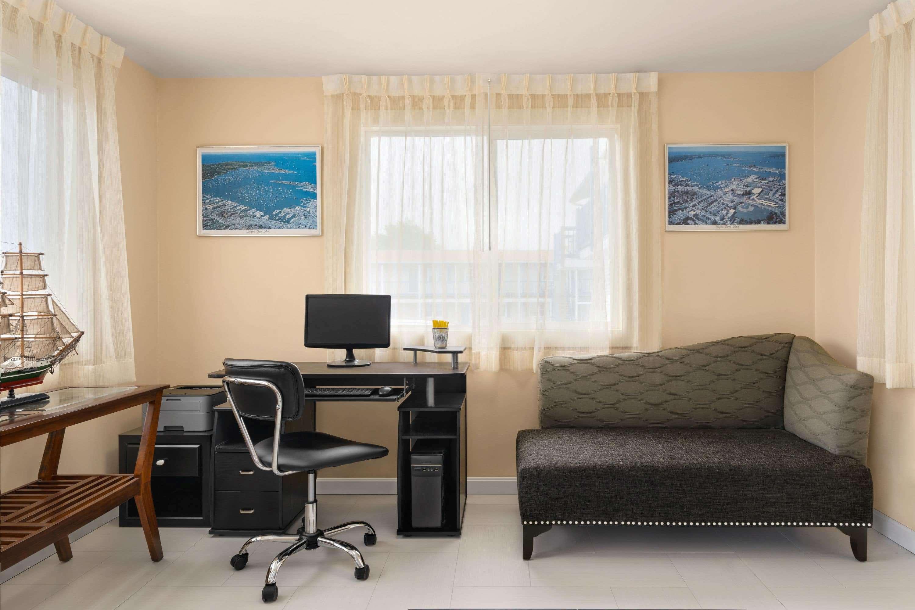Days Inn By Wyndham Middletown Newport Area
