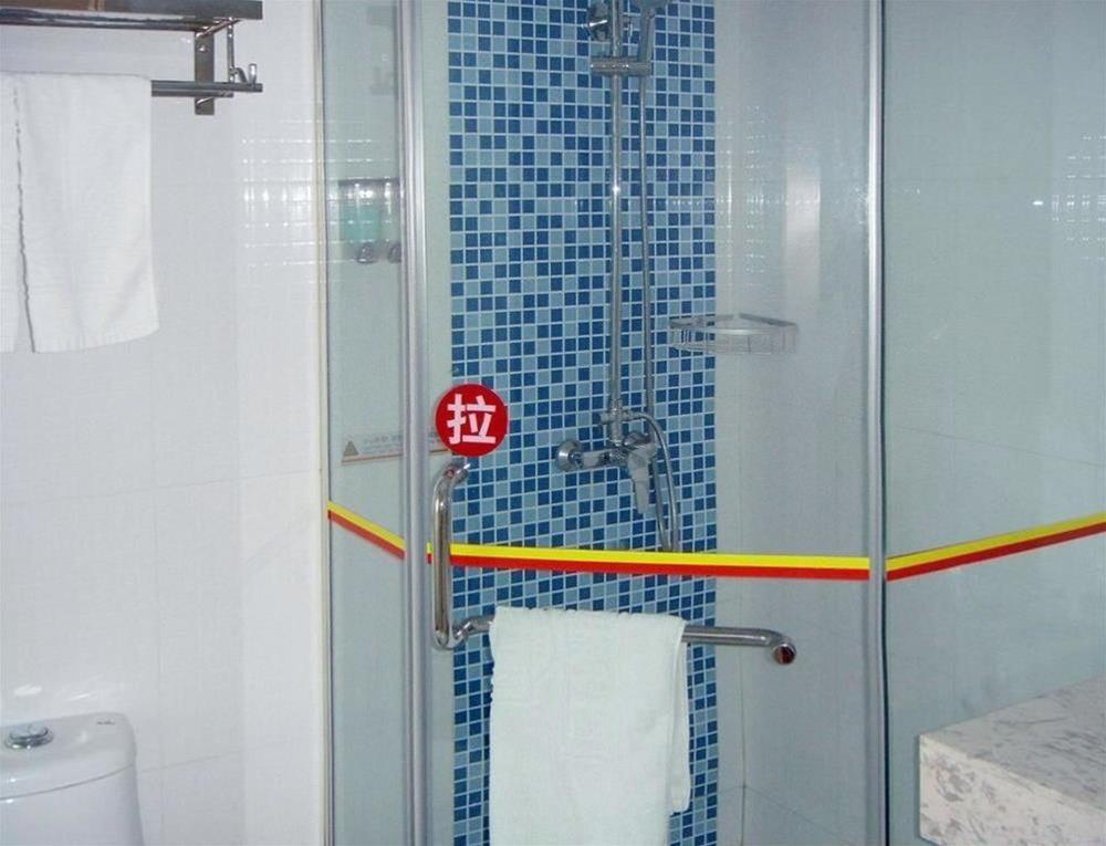 Super 8 Hotel Yizheng Shi Dai Guang Chang