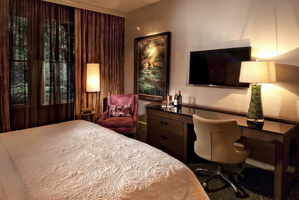 Grand Bohemian Mountain Brook, Autograph Collection by null