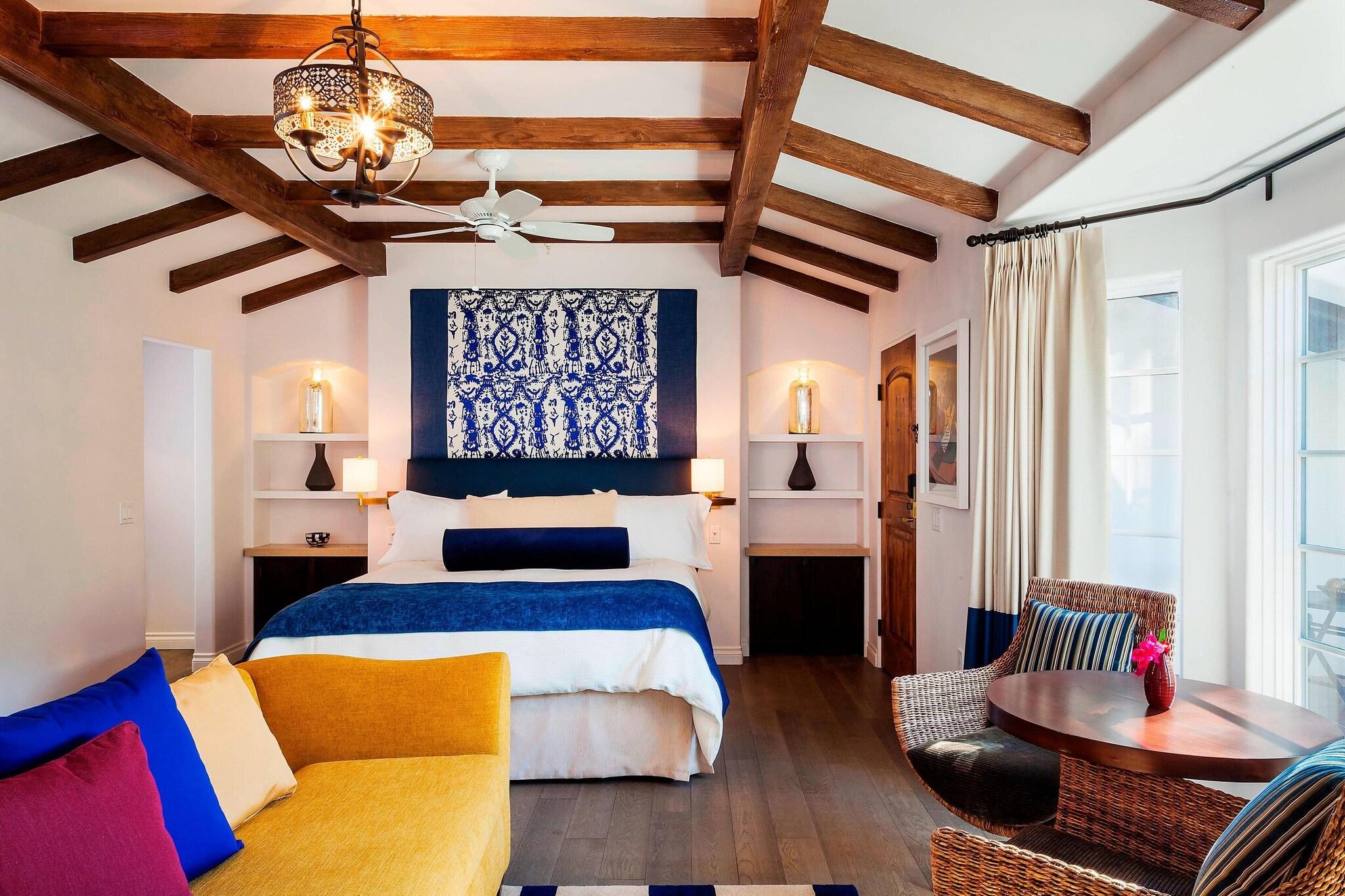 Triada Palm Springs, Autograph Collection by null