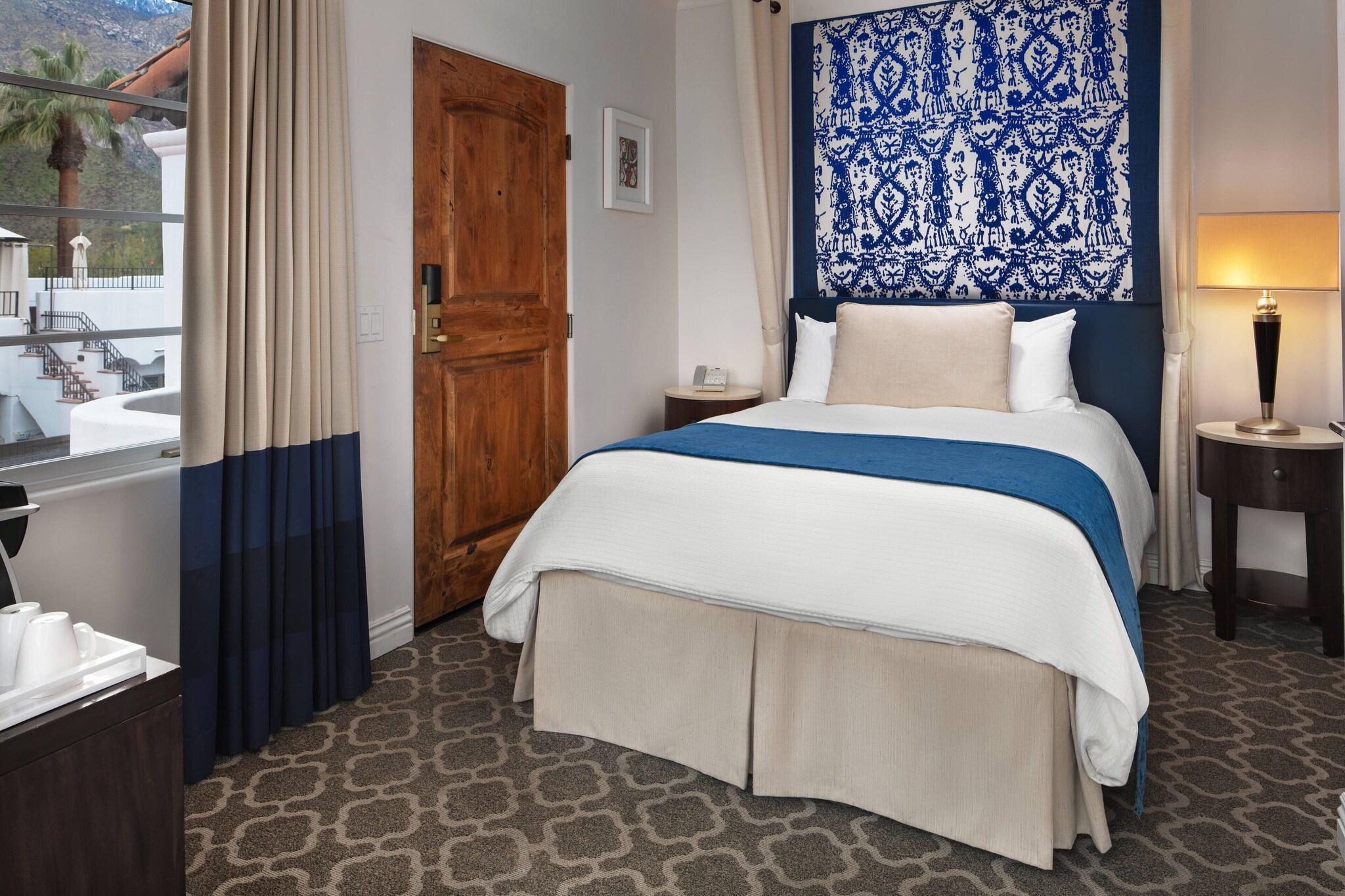 Triada Palm Springs, Autograph Collection by null