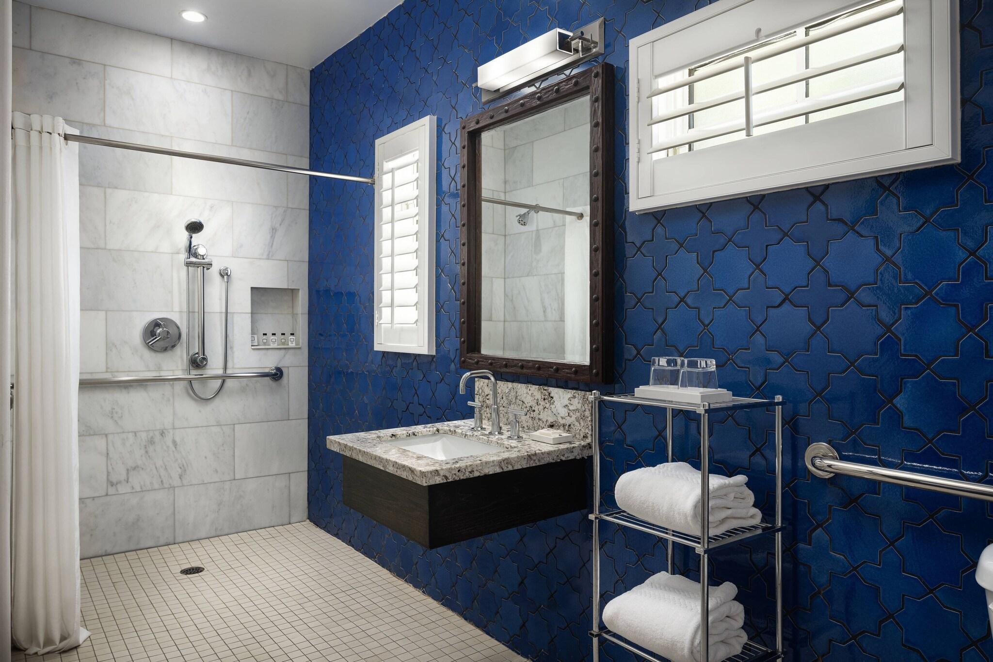 Triada Palm Springs, Autograph Collection by null