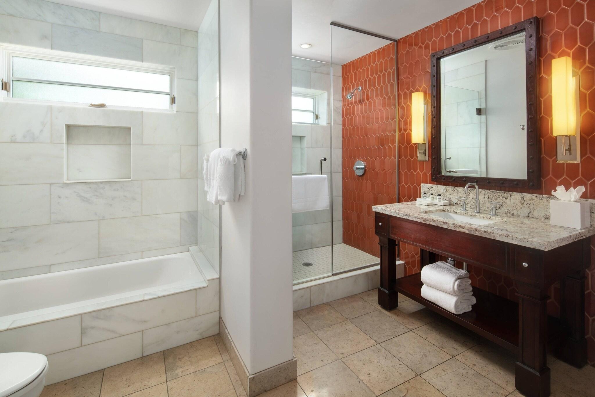 Triada Palm Springs, Autograph Collection by null