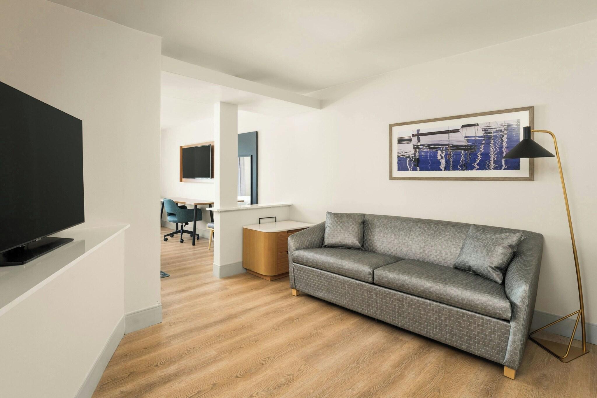 Fairfield Inn & Suites by Marriott Butler Blvd