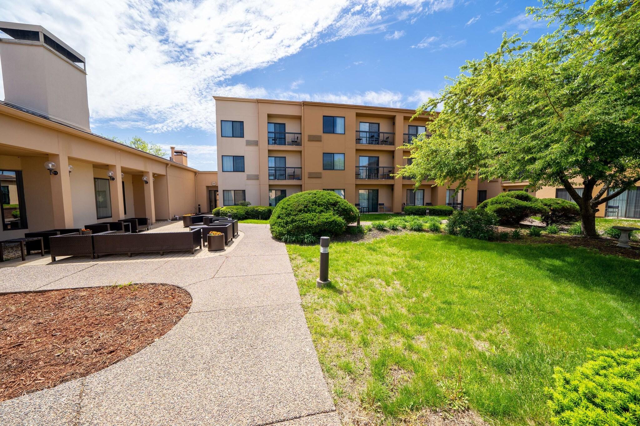 Courtyard Bettendorf Quad Cities