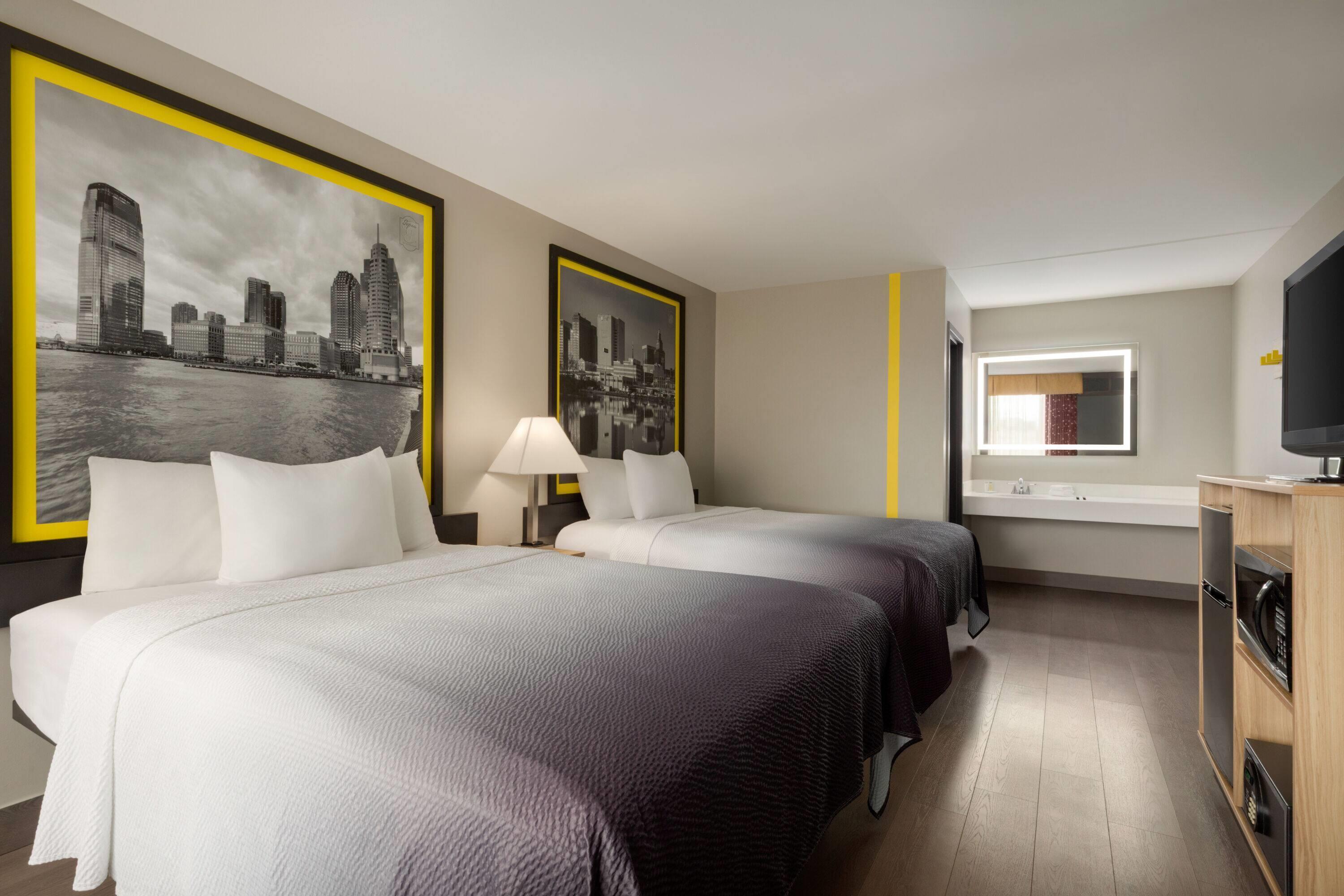 Super 8 By Wyndham Meadowlands